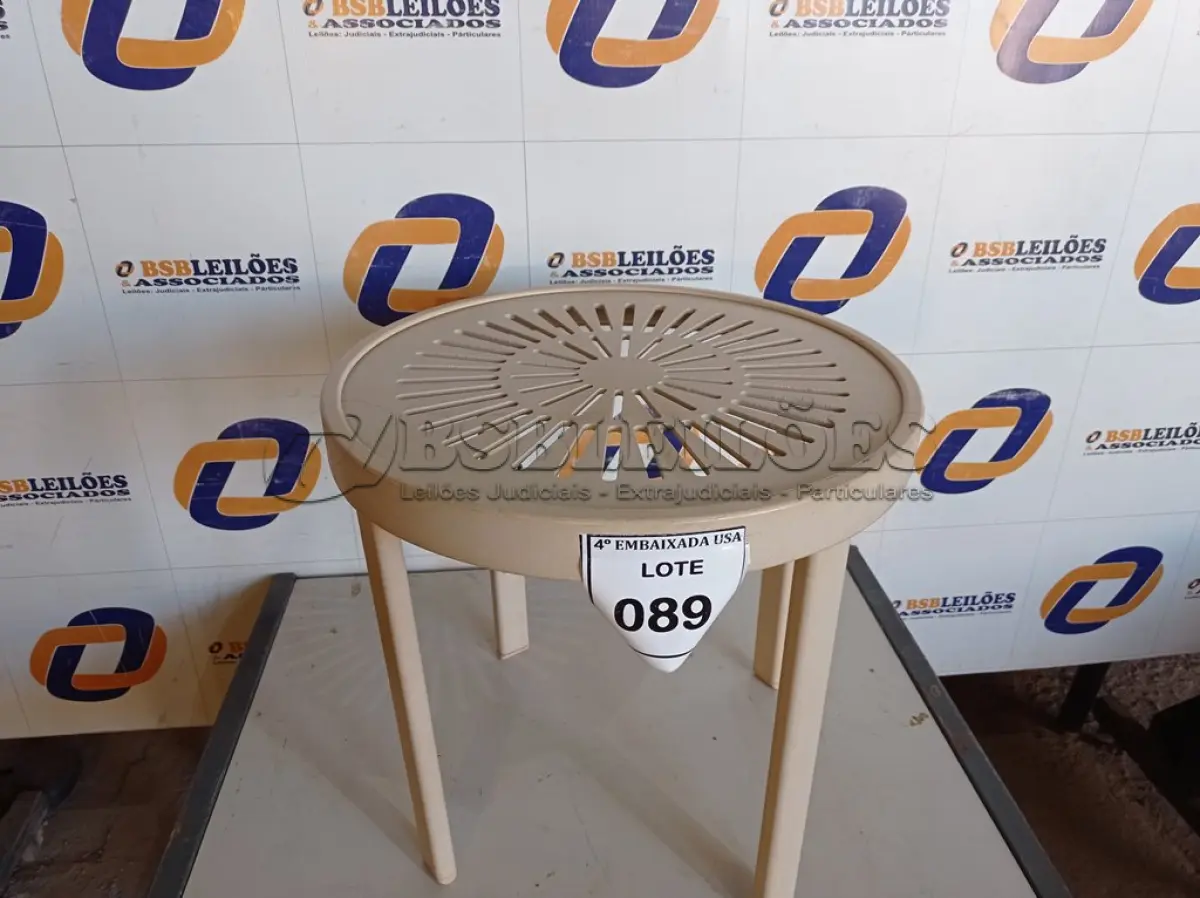 LOTE 089 - 01 MESINHA DE CENTO PARA PISCINA EM ALUMÍNIO (TABLE, GARDEN). (NO ESTADO EM QUE SE ENCONTRA. SUJEITO A AVARIAS OCULTAS/VISÍVEIS.) BF8684W