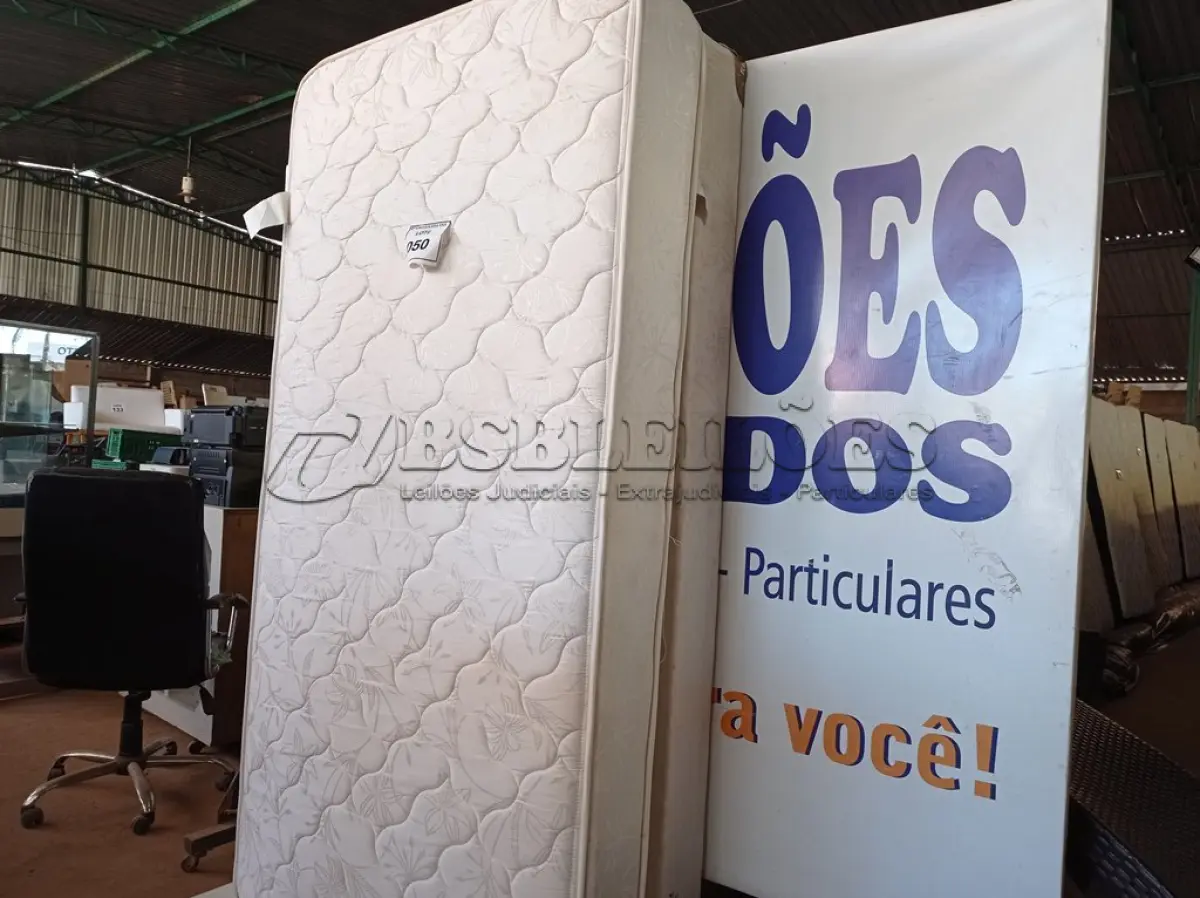 LOTE 050 - 01 COLCHÃO DE SOLTEIRO COM BASE (TWIN BED (MATTRESS+BOX). (NO ESTADO EM QUE SE ENCONTRA. SUJEITO A AVARIAS OCULTAS/VISÍVEIS.) AV9859W - BF8486N