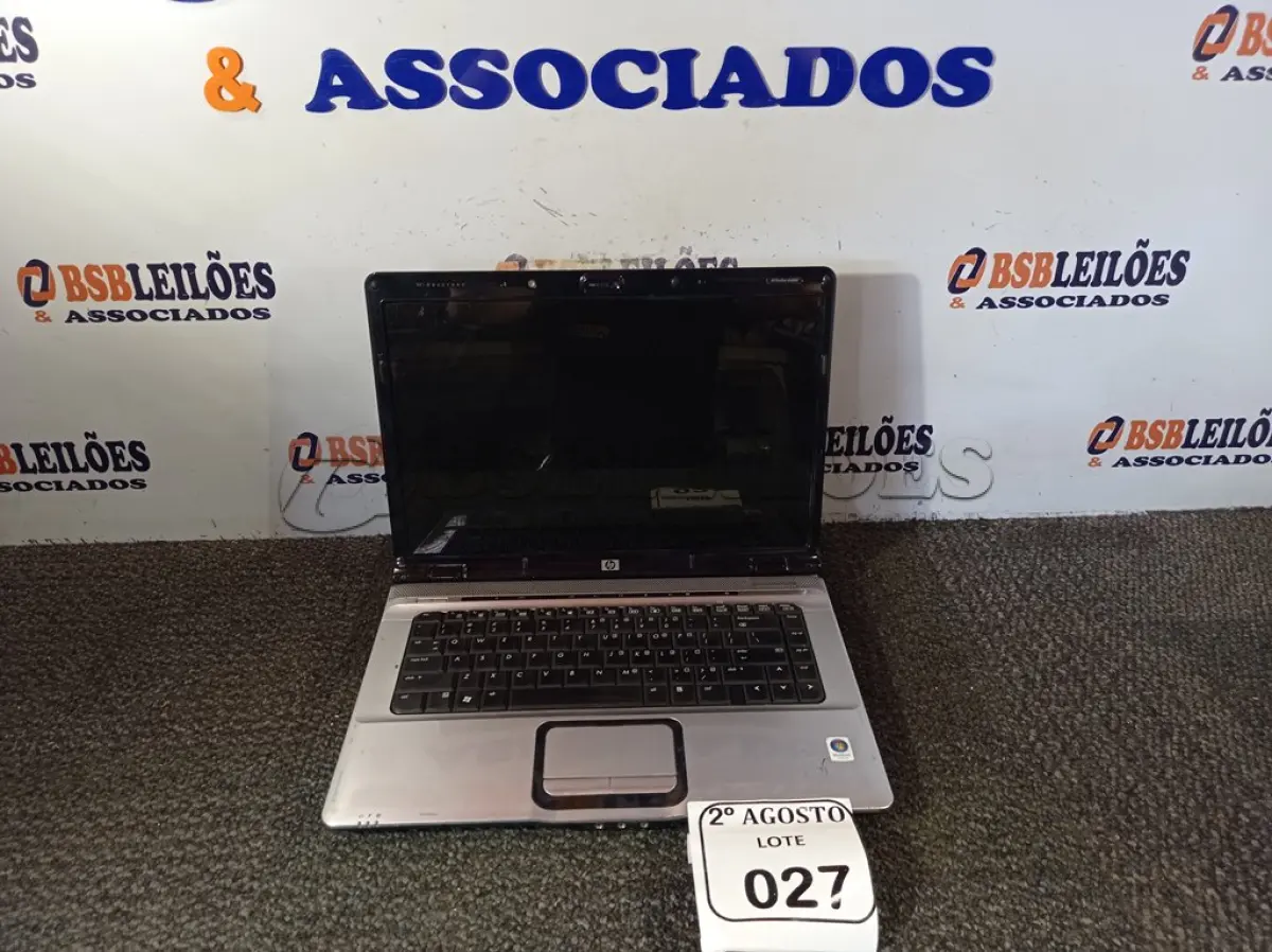 LOTE 027 - 01 NOTEBOOK HP SEM FONTE. (NO ESTADO) ATENÇÃO! FAZER A VISITAÇÃO ANTES DE ARREMATAR, NÃO SABEMOS SE FUNCIONA. LEILÃO NÃO TEM GARANTIA E NEM DEVOLUÇÃO, SUJEITO A POSSÍVEIS AVARIAS VISÍVEIS/OCULTAS E/OU AUSÊNCIA DE COMPONENTES.