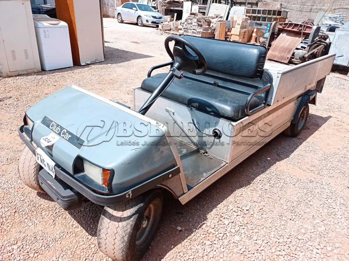 LOTE 324 - 01 CARRINHO DE GOLFE CLUB CAR CARRYALL 6. (NO ESTADO) (GOLF CART) (WITHOUT KEYS) (NO ESTADO EM QUE SE ENCONTRA. SUJEITO A AVARIAS OCULTAS/VISÍVEIS.) AV9497A