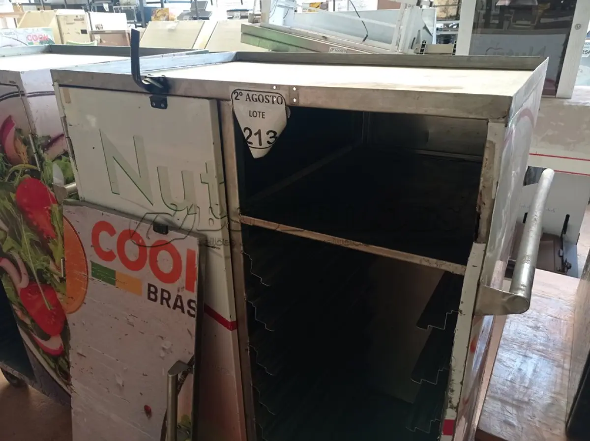 LOTE 213 - 01 CARRINHO PARA FRIOS EM INOX. (NO ESTADO) ATENÇÃO! FAZER A VISITAÇÃO ANTES DE ARREMATAR, NÃO SABEMOS SE FUNCIONA. LEILÃO NÃO TEM GARANTIA E NEM DEVOLUÇÃO, SUJEITO A POSSÍVEIS AVARIAS VISÍVEIS/OCULTAS E/OU AUSÊNCIA DE COMPONENTES.