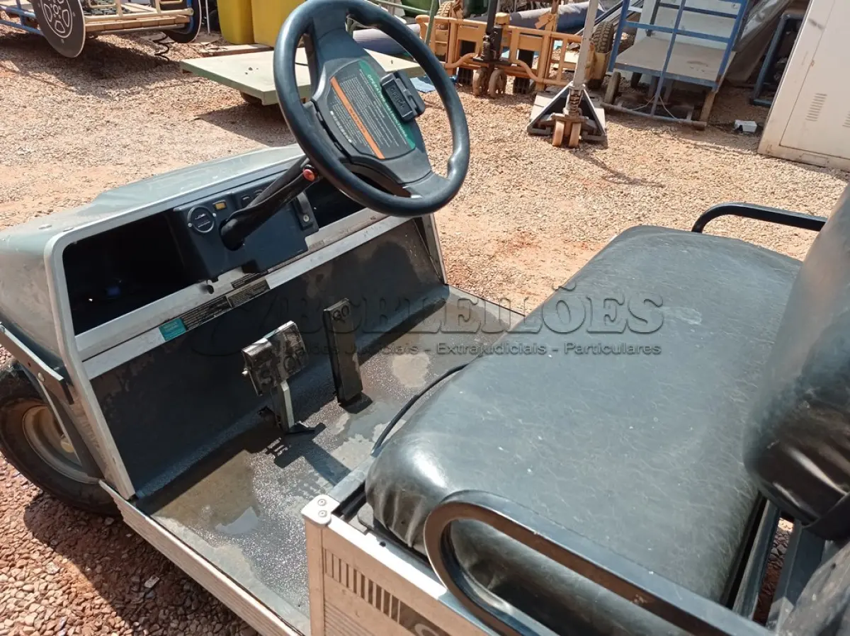 LOTE 324 - 01 CARRINHO DE GOLFE CLUB CAR CARRYALL 6. (NO ESTADO) (GOLF CART) (WITHOUT KEYS) (NO ESTADO EM QUE SE ENCONTRA. SUJEITO A AVARIAS OCULTAS/VISÍVEIS.) AV9497A