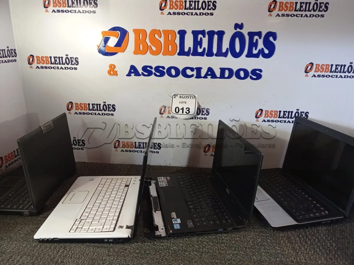 LOTE 013 - 04 NOTEBOOKS PARA RETIRADAS DE PEÇAS, MARCAS E MODELOS DIVERSOS. (NO ESTADO) ATENÇÃO! FAZER A VISITAÇÃO ANTES DE ARREMATAR, NÃO SABEMOS SE FUNCIONA. LEILÃO NÃO TEM GARANTIA E NEM DEVOLUÇÃO, SUJEITO A POSSÍVEIS AVARIAS VISÍVEIS/OCULTAS E/OU AUSÊNCIA DE COMPONENTES.