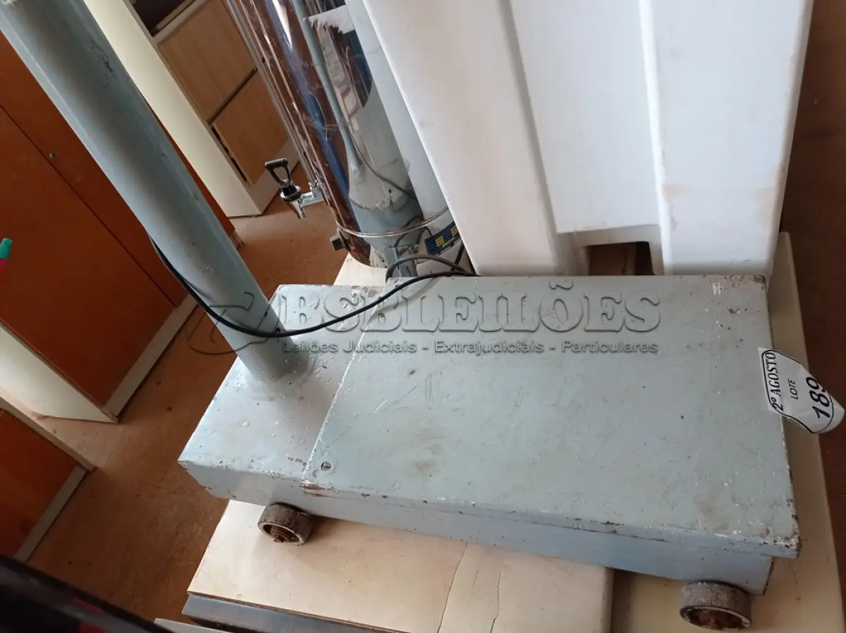 LOTE 189 - 01 BALANÇA MARCA WELMY COM CAPACIDADE DE 300KG (NO ESTADO) ATENÇÃO! FAZER A VISITAÇÃO ANTES DE ARREMATAR, NÃO SABEMOS SE FUNCIONA. LEILÃO NÃO TEM GARANTIA E NEM DEVOLUÇÃO, SUJEITO A POSSÍVEIS AVARIAS VISÍVEIS/OCULTAS E/OU AUSÊNCIA DE COMPONENTES.