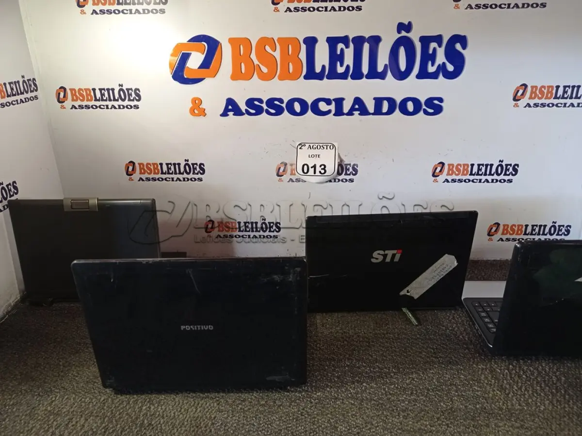 LOTE 013 - 04 NOTEBOOKS PARA RETIRADAS DE PEÇAS, MARCAS E MODELOS DIVERSOS. (NO ESTADO) ATENÇÃO! FAZER A VISITAÇÃO ANTES DE ARREMATAR, NÃO SABEMOS SE FUNCIONA. LEILÃO NÃO TEM GARANTIA E NEM DEVOLUÇÃO, SUJEITO A POSSÍVEIS AVARIAS VISÍVEIS/OCULTAS E/OU AUSÊNCIA DE COMPONENTES.