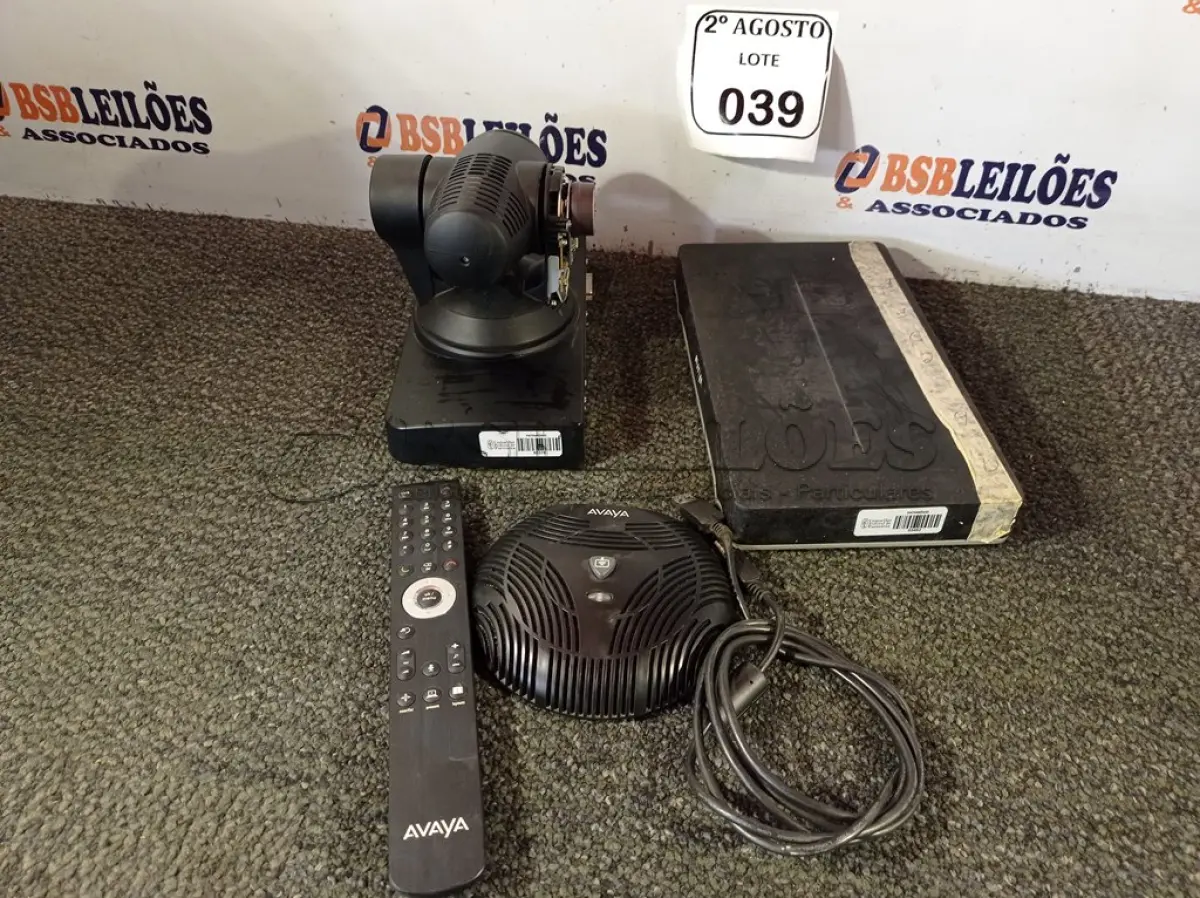 LOTE 039 - 01 EQUIPAMENTO PARA SALA DE VIDEOCONFERÊNCIA COM CONTROLE MARCA SONY AVAYA 12V. (NO ESTADO) ATENÇÃO! FAZER A VISITAÇÃO ANTES DE ARREMATAR, NÃO SABEMOS SE FUNCIONA. LEILÃO NÃO TEM GARANTIA E NEM DEVOLUÇÃO, SUJEITO A POSSÍVEIS AVARIAS VISÍVEIS/OCULTAS E/OU AUSÊNCIA DE COMPONENTES.