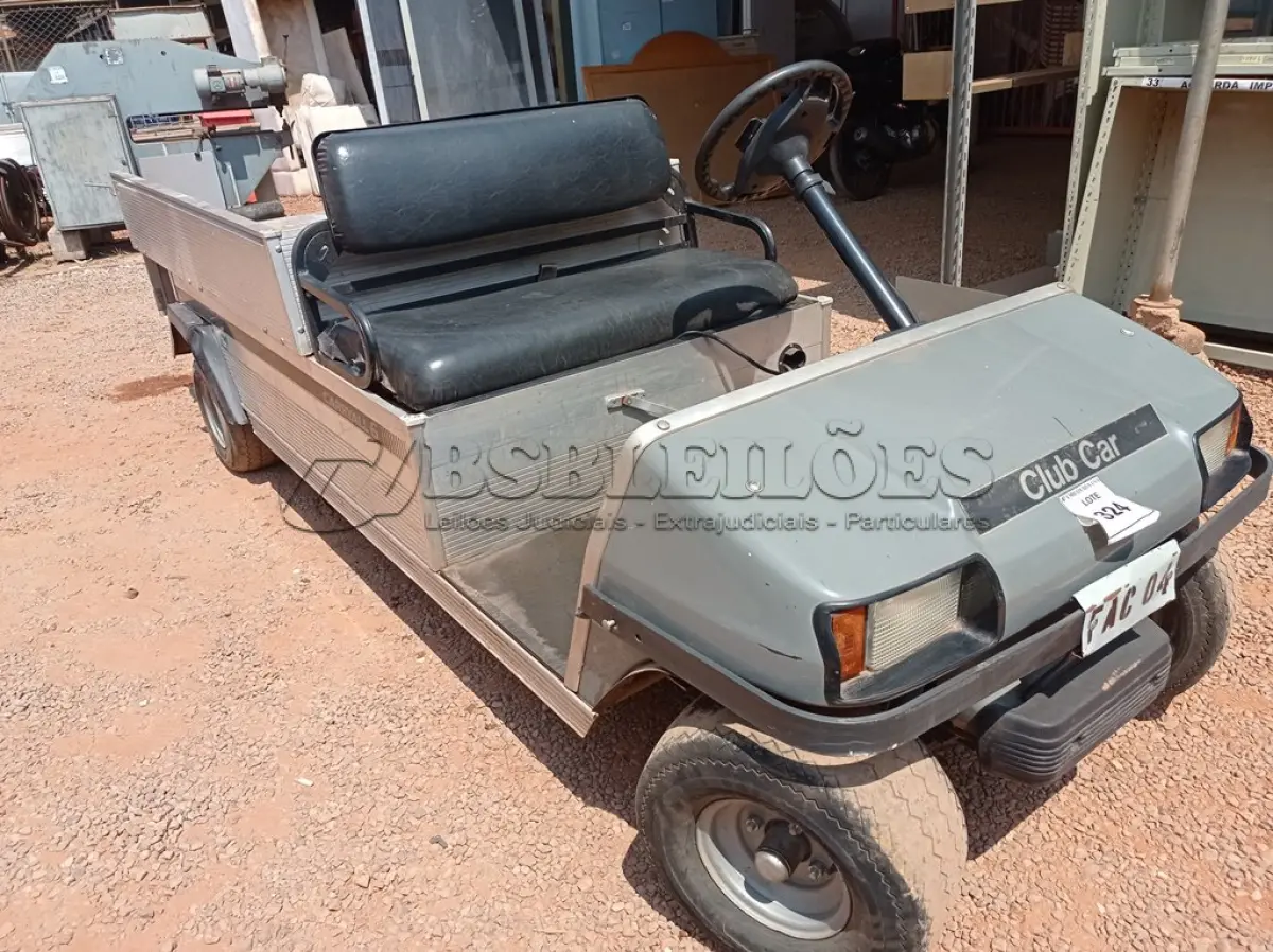 LOTE 324 - 01 CARRINHO DE GOLFE CLUB CAR CARRYALL 6. (NO ESTADO) (GOLF CART) (WITHOUT KEYS) (NO ESTADO EM QUE SE ENCONTRA. SUJEITO A AVARIAS OCULTAS/VISÍVEIS.) AV9497A