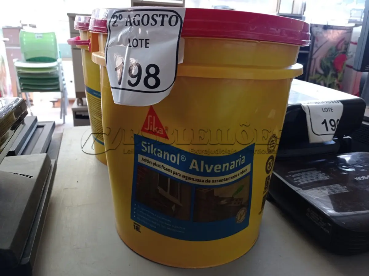 LOTE 198 - 02 BALDES DE SIKANOL ALVENARIA ADITIVO PLASTIFICANTE PARA ARGAMASSA DE ASSENTAMENTO E REBOCO, 18 LITROS CADA. (NO ESTADO) ATENÇÃO! FAZER A VISITAÇÃO ANTES DE ARREMATAR, NÃO SABEMOS SE FUNCIONA. LEILÃO NÃO TEM GARANTIA E NEM DEVOLUÇÃO, SUJEITO A POSSÍVEIS AVARIAS VISÍVEIS/OCULTAS E/OU AUSÊNCIA DE COMPONENTES.