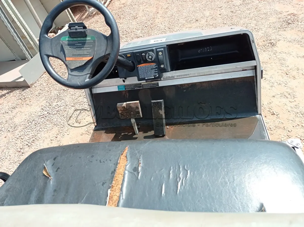 LOTE 338 - 01 CARRINHO DE GOLFE CLUB CAR CARRYALL 6 (NO ESTADO) (GOLF CART) (WITHOUT KEYS) (NO ESTADO EM QUE SE ENCONTRA. SUJEITO A AVARIAS OCULTAS/VISÍVEIS.) AV9414C