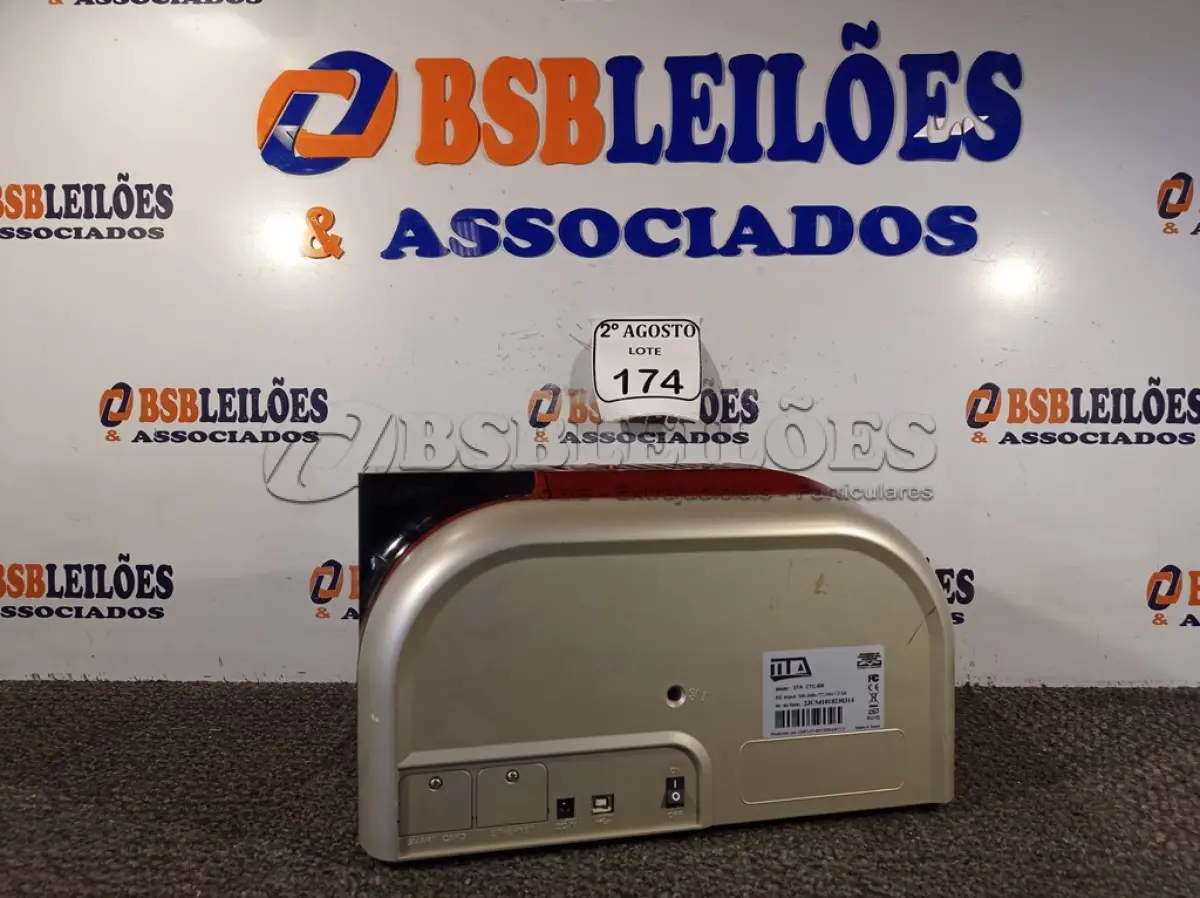 LOTE 174 - 01 IMPRESSORA DE CRACHÁ MODELO 2ITA CTC-BR 220V SEM FONTE. (NO ESTADO) ATENÇÃO! FAZER A VISITAÇÃO ANTES DE ARREMATAR, NÃO SABEMOS SE FUNCIONA. LEILÃO NÃO TEM GARANTIA E NEM DEVOLUÇÃO, SUJEITO A POSSÍVEIS AVARIAS VISÍVEIS/OCULTAS E/OU AUSÊNCIA DE COMPONENTES.