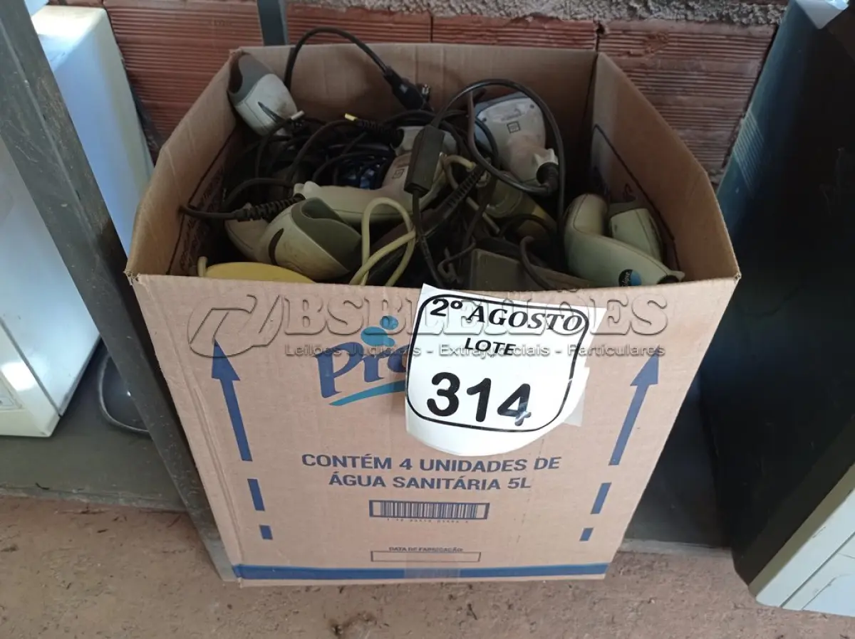 LOTE 314 - 01 LOTE COM VÁRIOS LEITORES DE CÓDIGO DE BARRAS MARCAS E MODELOS DIVERSOS. (NO ESTADO) ATENÇÃO! FAZER A VISITAÇÃO ANTES DE ARREMATAR, NÃO SABEMOS SE FUNCIONA. LEILÃO NÃO TEM GARANTIA E NEM DEVOLUÇÃO, SUJEITO A POSSÍVEIS AVARIAS VISÍVEIS/OCULTAS E/OU AUSÊNCIA DE COMPONENTES.