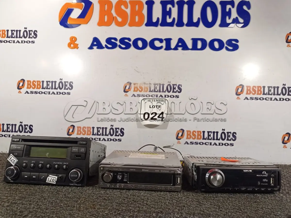 LOTE 024 - 03 APARELHOS DE SOM AUTOMOTIVO MARCAS E MODELOS DIVERSOS. (NO ESTADO) ATENÇÃO! FAZER A VISITAÇÃO ANTES DE ARREMATAR, NÃO SABEMOS SE FUNCIONA. LEILÃO NÃO TEM GARANTIA E NEM DEVOLUÇÃO, SUJEITO A POSSÍVEIS AVARIAS VISÍVEIS/OCULTAS E/OU AUSÊNCIA DE COMPONENTES.