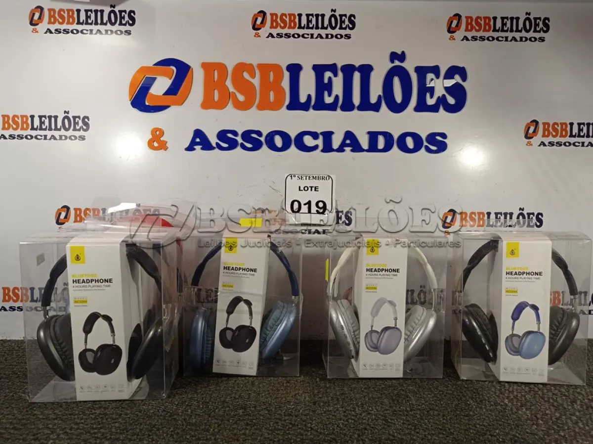LOTE 019 - 06 HEADPHONES COM AVARIAS. (NO ESTADO) ATENÇÃO! FAZER A VISITAÇÃO ANTES DE ARREMATAR, NÃO SABEMOS SE FUNCIONA. LEILÃO NÃO TEM GARANTIA E NEM DEVOLUÇÃO, SUJEITO A POSSÍVEIS AVARIAS VISÍVEIS/OCULTAS E/OU AUSÊNCIA DE COMPONENTES.