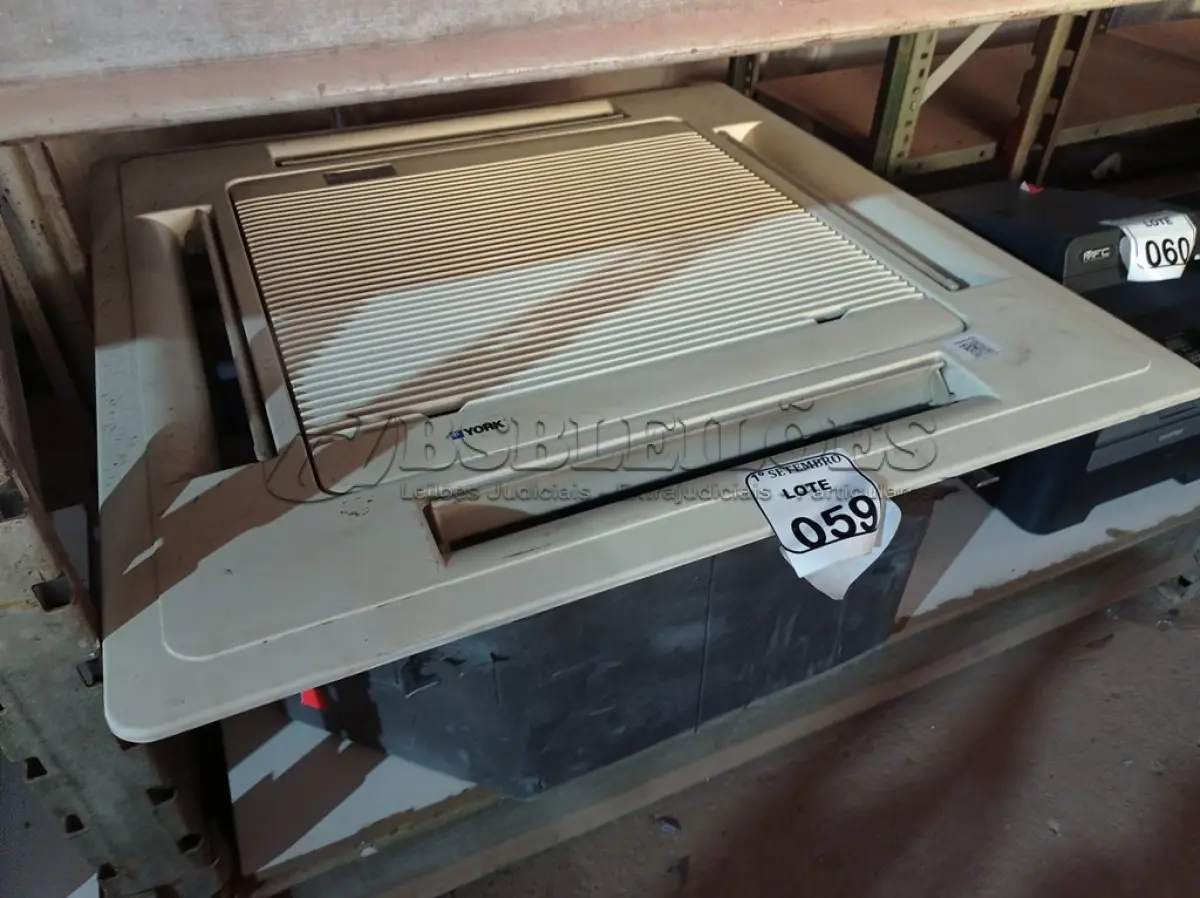 LOTE 059 - 01 EVAPORADORA DE TETO K7 MARCA YORK. (NO ESTADO) ATENÇÃO! FAZER A VISITAÇÃO ANTES DE ARREMATAR, NÃO SABEMOS SE FUNCIONA. LEILÃO NÃO TEM GARANTIA E NEM DEVOLUÇÃO, SUJEITO A POSSÍVEIS AVARIAS VISÍVEIS/OCULTAS E/OU AUSÊNCIA DE COMPONENTES.