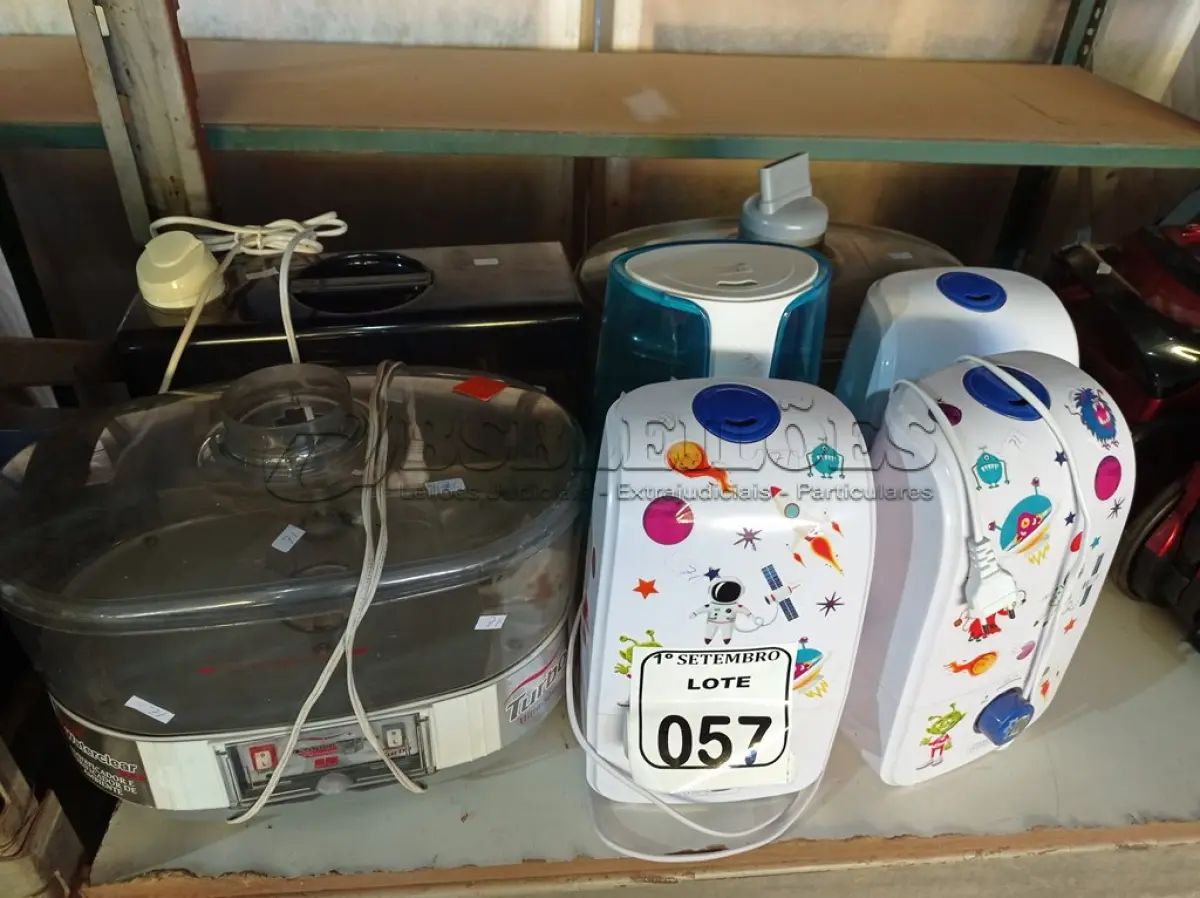 LOTE 057 - 07 UMIDIFICADORES DE ÁGUA, MARCAS E MODELOS DIVERSOS. (NO ESTADO) ATENÇÃO! FAZER A VISITAÇÃO ANTES DE ARREMATAR, NÃO SABEMOS SE FUNCIONA. LEILÃO NÃO TEM GARANTIA E NEM DEVOLUÇÃO, SUJEITO A POSSÍVEIS AVARIAS VISÍVEIS/OCULTAS E/OU AUSÊNCIA DE COMPONENTES.