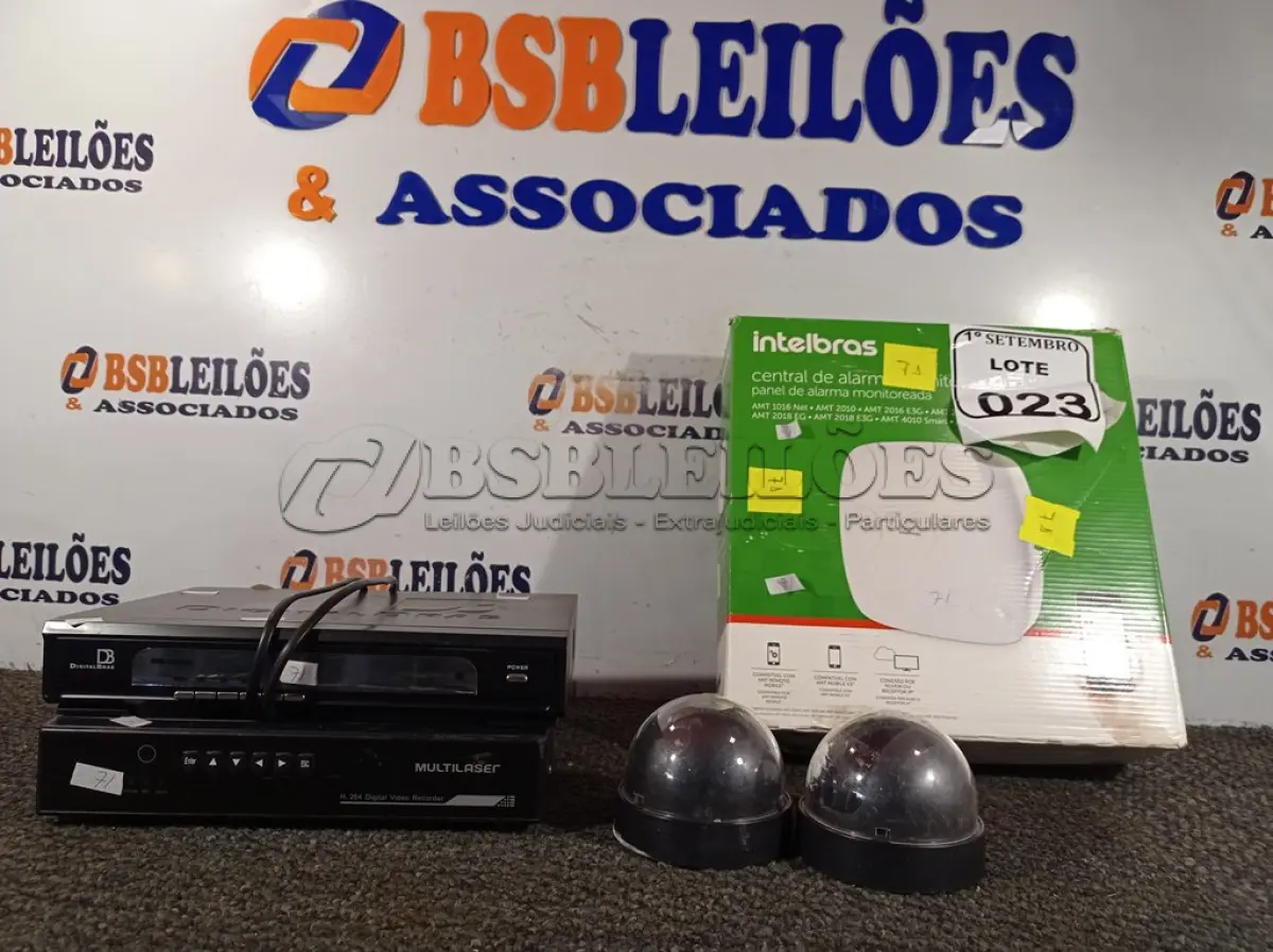 LOTE 023 - 01 DVR, 01 DVD, 02 CÂMERAS E 01 CENTRAL DE ALARME MARCA INTELBRAS.  (NO ESTADO) ATENÇÃO! FAZER A VISITAÇÃO ANTES DE ARREMATAR, NÃO SABEMOS SE FUNCIONA. LEILÃO NÃO TEM GARANTIA E NEM DEVOLUÇÃO, SUJEITO A POSSÍVEIS AVARIAS VISÍVEIS/OCULTAS E/OU AUSÊNCIA DE COMPONENTES.