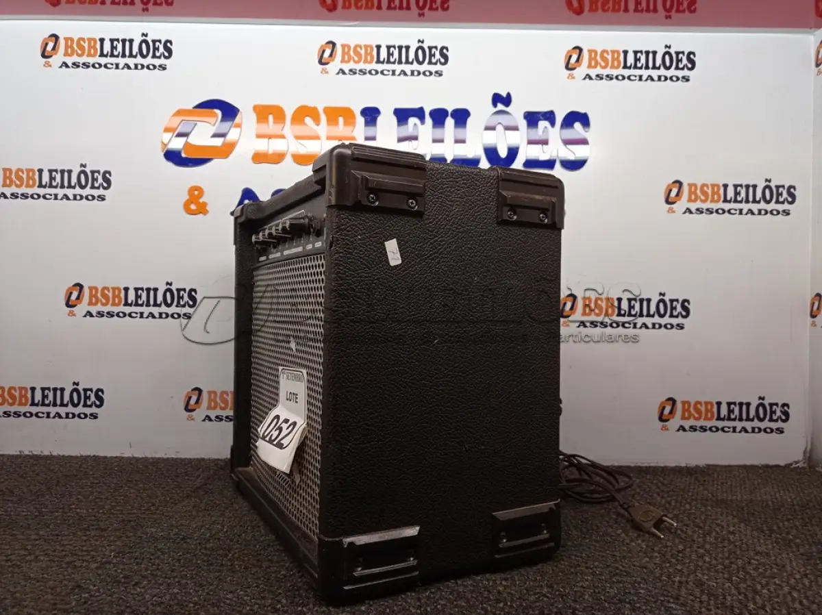 LOTE 052 - 01 CAIXA DE SOM AMPLIFICADA MARCA STANER MODELO KUTE 25 220V. (NO ESTADO) ATENÇÃO! FAZER A VISITAÇÃO ANTES DE ARREMATAR, NÃO SABEMOS SE FUNCIONA. LEILÃO NÃO TEM GARANTIA E NEM DEVOLUÇÃO, SUJEITO A POSSÍVEIS AVARIAS VISÍVEIS/OCULTAS E/OU AUSÊNCIA DE COMPONENTES.