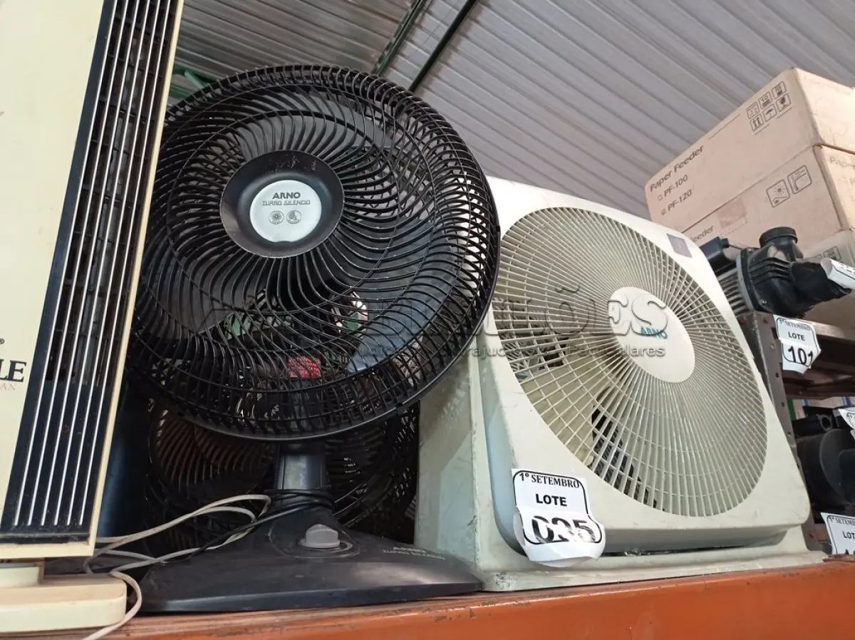 LOTE 095 - 01 LOTE COM VÁRIOS VENTILADORES, MARCAS E MODELOS DIVERSOS COM AVARIAS. (NO ESTADO) ATENÇÃO! FAZER A VISITAÇÃO ANTES DE ARREMATAR, NÃO SABEMOS SE FUNCIONA. LEILÃO NÃO TEM GARANTIA E NEM DEVOLUÇÃO, SUJEITO A POSSÍVEIS AVARIAS VISÍVEIS/OCULTAS E/OU AUSÊNCIA DE COMPONENTES.