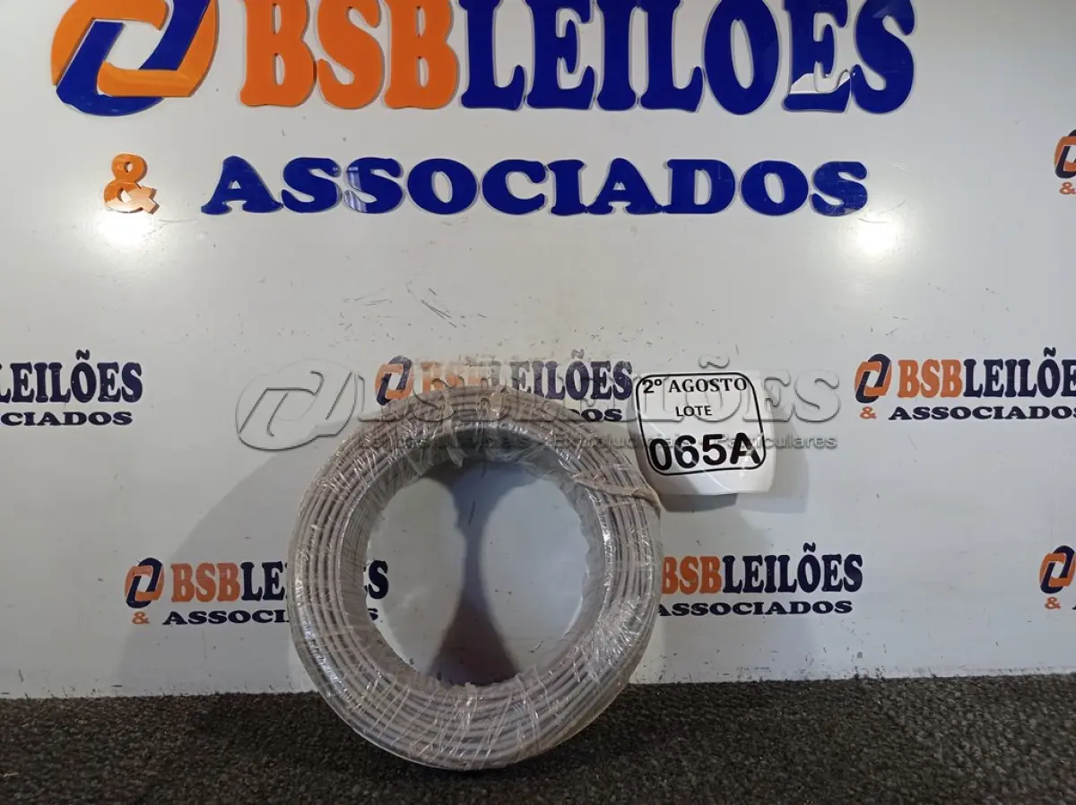 LOTE 065 - 01 ROLO DE FIO FLEXÍVEL 1X4,00MM NA COR CINZA.  (NO ESTADO) ATENÇÃO! FAZER A VISITAÇÃO ANTES DE ARREMATAR, NÃO SABEMOS SE FUNCIONA. LEILÃO NÃO TEM GARANTIA E NEM DEVOLUÇÃO, SUJEITO A POSSÍVEIS AVARIAS VISÍVEIS/OCULTAS E/OU AUSÊNCIA DE COMPONENTES.