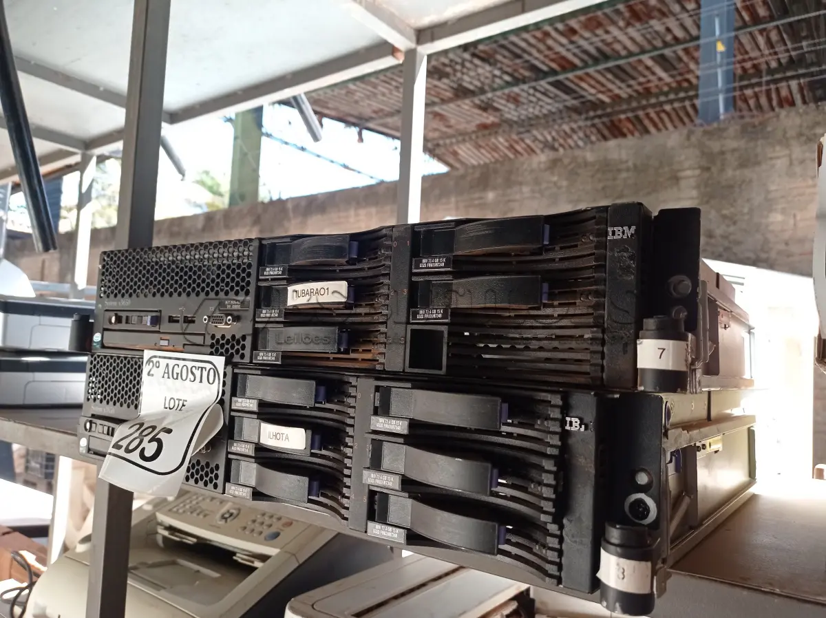 LOTE 285 - 02 SERVIDORES MARCA IDM MODELO X3650. (NO ESTADO) ATENÇÃO! FAZER A VISITAÇÃO ANTES DE ARREMATAR, NÃO SABEMOS SE FUNCIONA. LEILÃO NÃO TEM GARANTIA E NEM DEVOLUÇÃO, SUJEITO A POSSÍVEIS AVARIAS VISÍVEIS/OCULTAS E/OU AUSÊNCIA DE COMPONENTES.