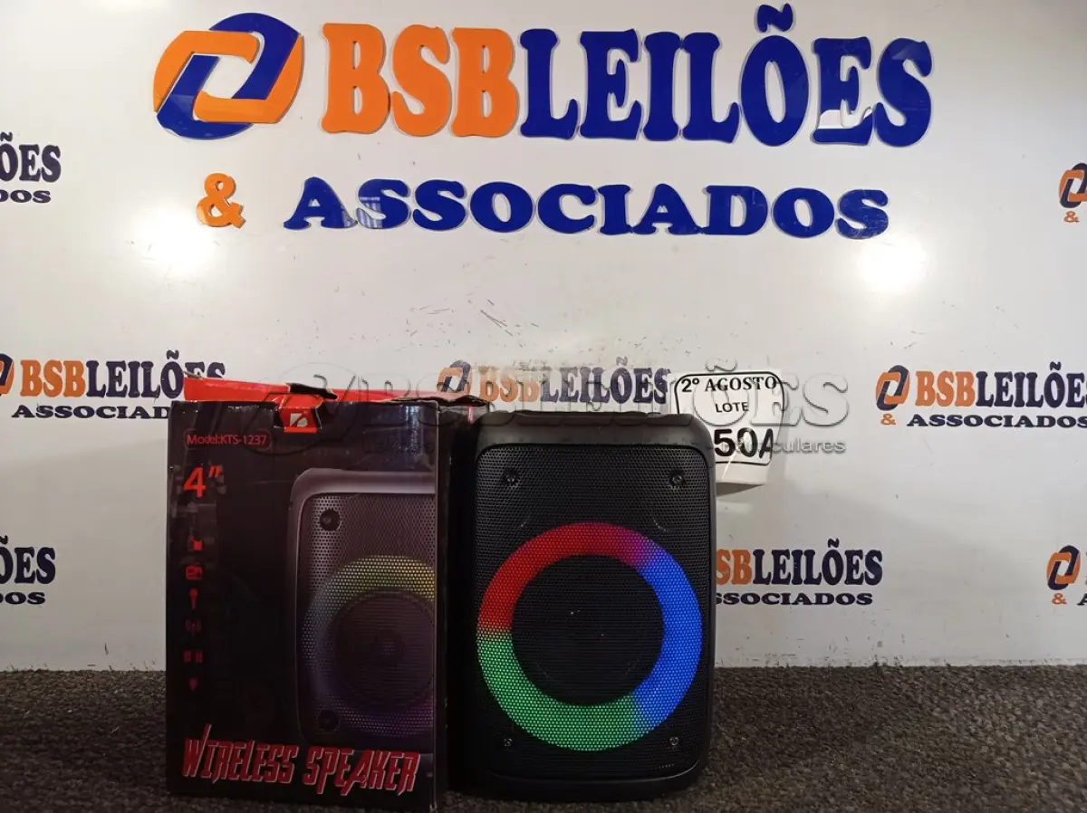 LOTE 250 - 01 CAIXA DE SOM BLUETOOTH 4”. (NO ESTADO) ATENÇÃO! FAZER A VISITAÇÃO ANTES DE ARREMATAR, NÃO SABEMOS SE FUNCIONA. LEILÃO NÃO TEM GARANTIA E NEM DEVOLUÇÃO, SUJEITO A POSSÍVEIS AVARIAS VISÍVEIS/OCULTAS E/OU AUSÊNCIA DE COMPONENTES.