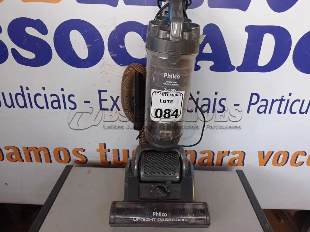 LOTE 084 - 01 ASPIRADOR DE PÓ MARCA PHILCO 220V. (NO ESTADO) ATENÇÃO! FAZER A VISITAÇÃO ANTES DE ARREMATAR, NÃO SABEMOS SE FUNCIONA. LEILÃO NÃO TEM GARANTIA E NEM DEVOLUÇÃO, SUJEITO A POSSÍVEIS AVARIAS VISÍVEIS/OCULTAS E/OU AUSÊNCIA DE COMPONENTES.