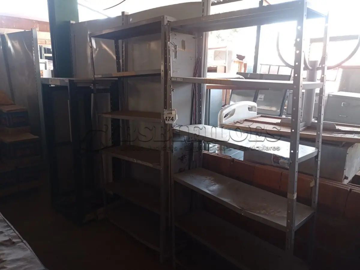 LOTE 474 - 02 ESTANTES EM AÇO E 01 RACK INCOMPLETO. (NO ESTADO) ATENÇÃO! FAZER A VISITAÇÃO ANTES DE ARREMATAR, NÃO SABEMOS SE FUNCIONA. LEILÃO NÃO TEM GARANTIA E NEM DEVOLUÇÃO, SUJEITO A POSSÍVEIS AVARIAS VISÍVEIS/OCULTAS E/OU AUSÊNCIA DE COMPONENTES.