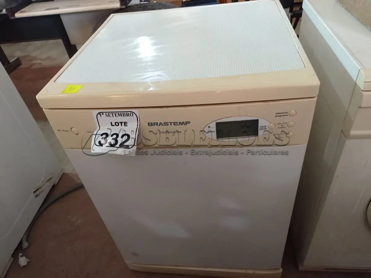 LOTE 332 - 01 LAVA LOUÇA BRASTEMP. (NO ESTADO) ATENÇÃO! FAZER A VISITAÇÃO ANTES DE ARREMATAR, NÃO SABEMOS SE FUNCIONA. LEILÃO NÃO TEM GARANTIA E NEM DEVOLUÇÃO, SUJEITO A POSSÍVEIS AVARIAS VISÍVEIS/OCULTAS E/OU AUSÊNCIA DE COMPONENTES.