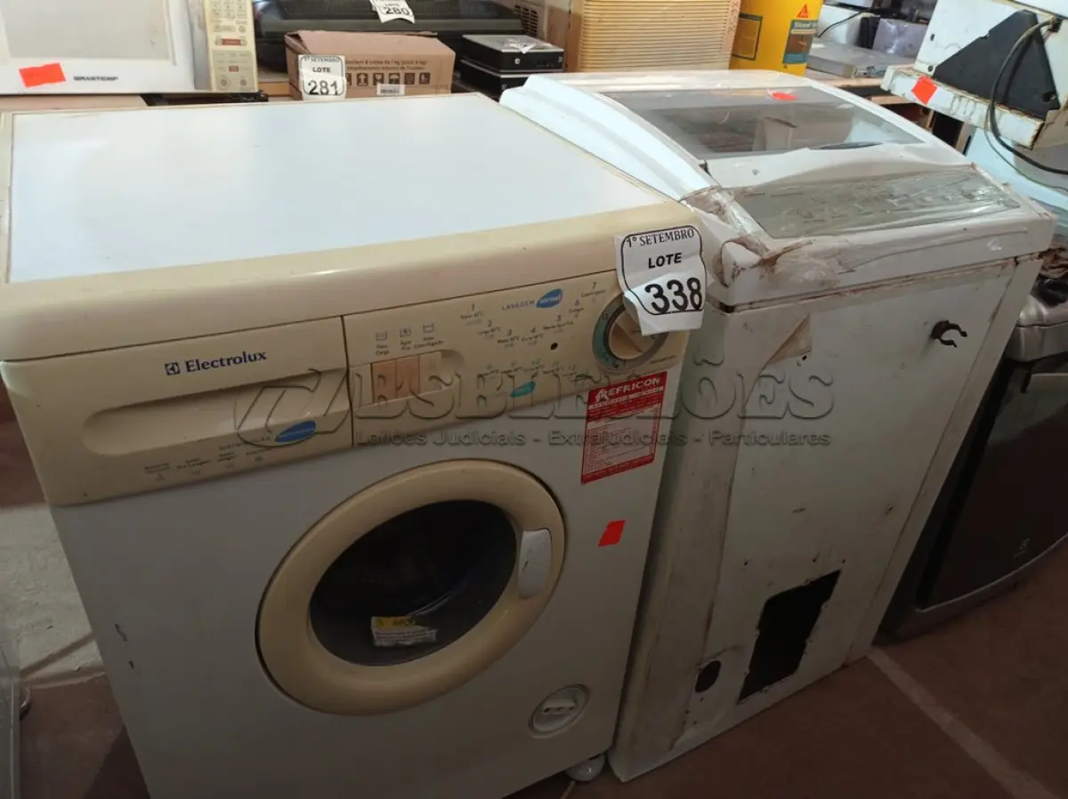 LOTE 338 - 02 MÁQUINAS DE LAVAR BRASTEMP E ELECTROLUX. (NO ESTADO) ATENÇÃO! FAZER A VISITAÇÃO ANTES DE ARREMATAR, NÃO SABEMOS SE FUNCIONA. LEILÃO NÃO TEM GARANTIA E NEM DEVOLUÇÃO, SUJEITO A POSSÍVEIS AVARIAS VISÍVEIS/OCULTAS E/OU AUSÊNCIA DE COMPONENTES.