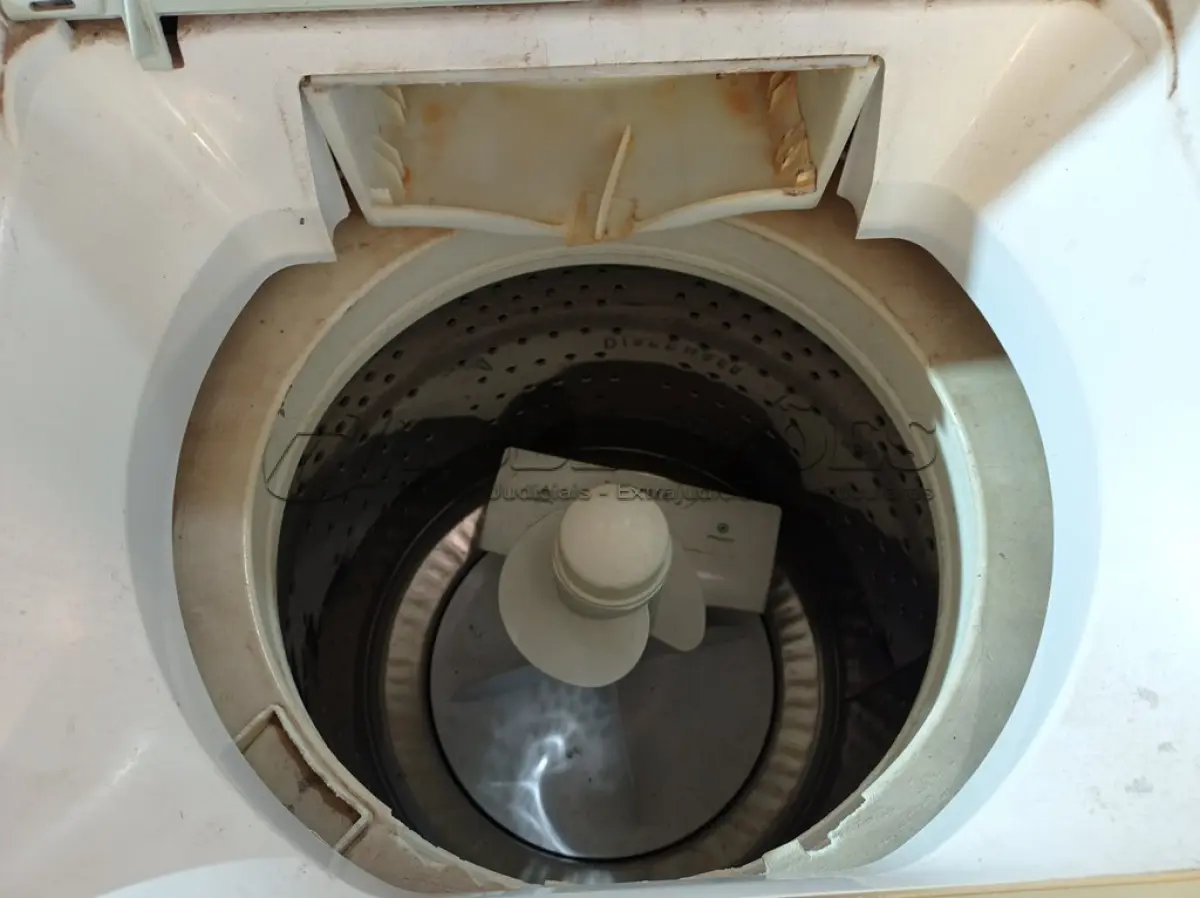 LOTE 339 - 01 MÁQUINA DE LAVAR ROUPAS BRASTEMP 6KG.  (NO ESTADO) ATENÇÃO! FAZER A VISITAÇÃO ANTES DE ARREMATAR, NÃO SABEMOS SE FUNCIONA. LEILÃO NÃO TEM GARANTIA E NEM DEVOLUÇÃO, SUJEITO A POSSÍVEIS AVARIAS VISÍVEIS/OCULTAS E/OU AUSÊNCIA DE COMPONENTES.