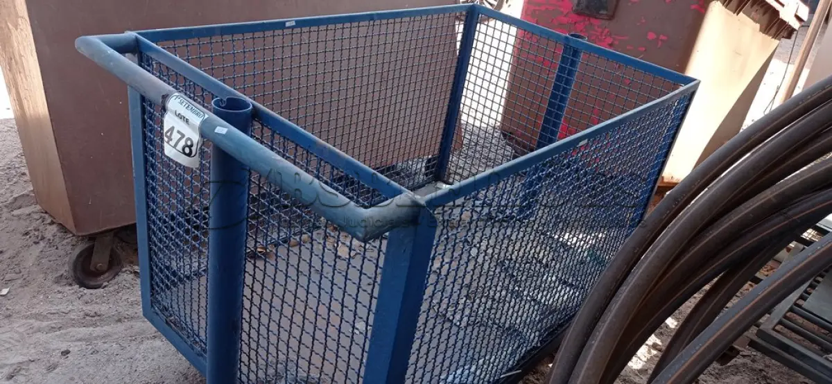 LOTE 478 - 01 CARRINHO PARA TRANSPORTE EM FERRO. (NO ESTADO) ATENÇÃO! FAZER A VISITAÇÃO ANTES DE ARREMATAR, NÃO SABEMOS SE FUNCIONA. LEILÃO NÃO TEM GARANTIA E NEM DEVOLUÇÃO, SUJEITO A POSSÍVEIS AVARIAS VISÍVEIS/OCULTAS E/OU AUSÊNCIA DE COMPONENTES.