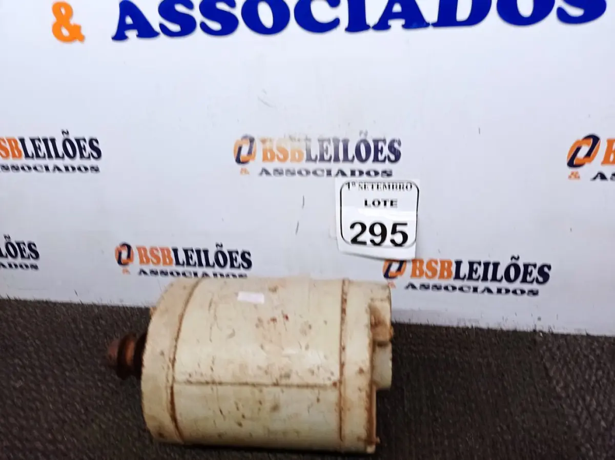 LOTE 295