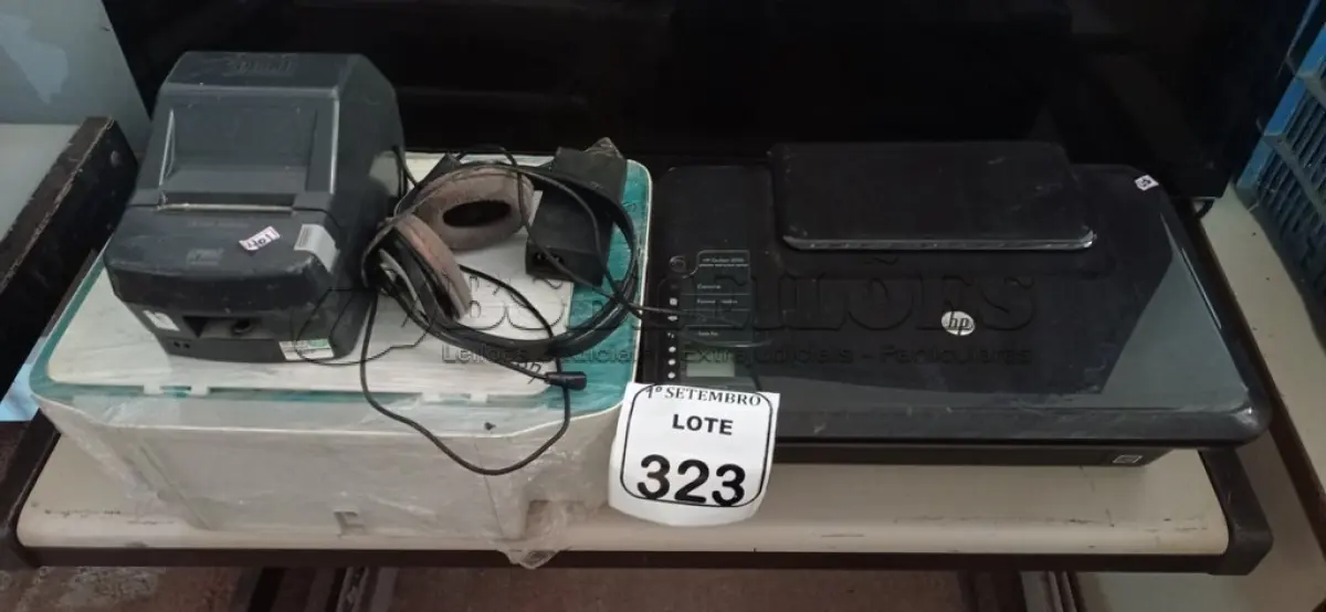 LOTE 323 - 02 IMPRESSORAS MARCA HP E 01 IMPRESSORA DE ETIQUETA. (NO ESTADO) ATENÇÃO! FAZER A VISITAÇÃO ANTES DE ARREMATAR, NÃO SABEMOS SE FUNCIONA. LEILÃO NÃO TEM GARANTIA E NEM DEVOLUÇÃO, SUJEITO A POSSÍVEIS AVARIAS VISÍVEIS/OCULTAS E/OU AUSÊNCIA DE COMPONENTES.