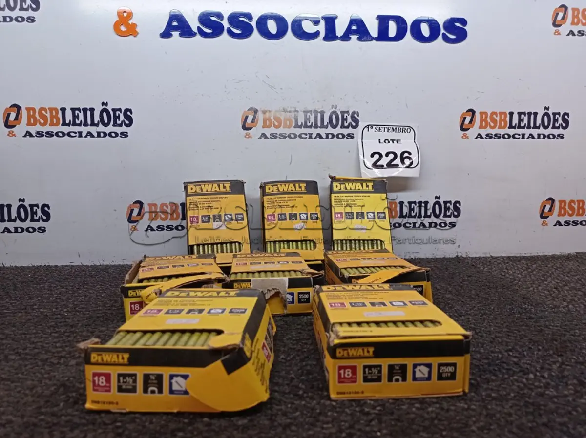 LOTE 226 - 06 CAIXAS DE GRAMPOS 18 GA ¼” NARROW CROWN STAPLES. (NO ESTADO) ATENÇÃO! FAZER A VISITAÇÃO ANTES DE ARREMATAR, NÃO SABEMOS SE FUNCIONA. LEILÃO NÃO TEM GARANTIA E NEM DEVOLUÇÃO, SUJEITO A POSSÍVEIS AVARIAS VISÍVEIS/OCULTAS E/OU AUSÊNCIA DE COMPONENTES.