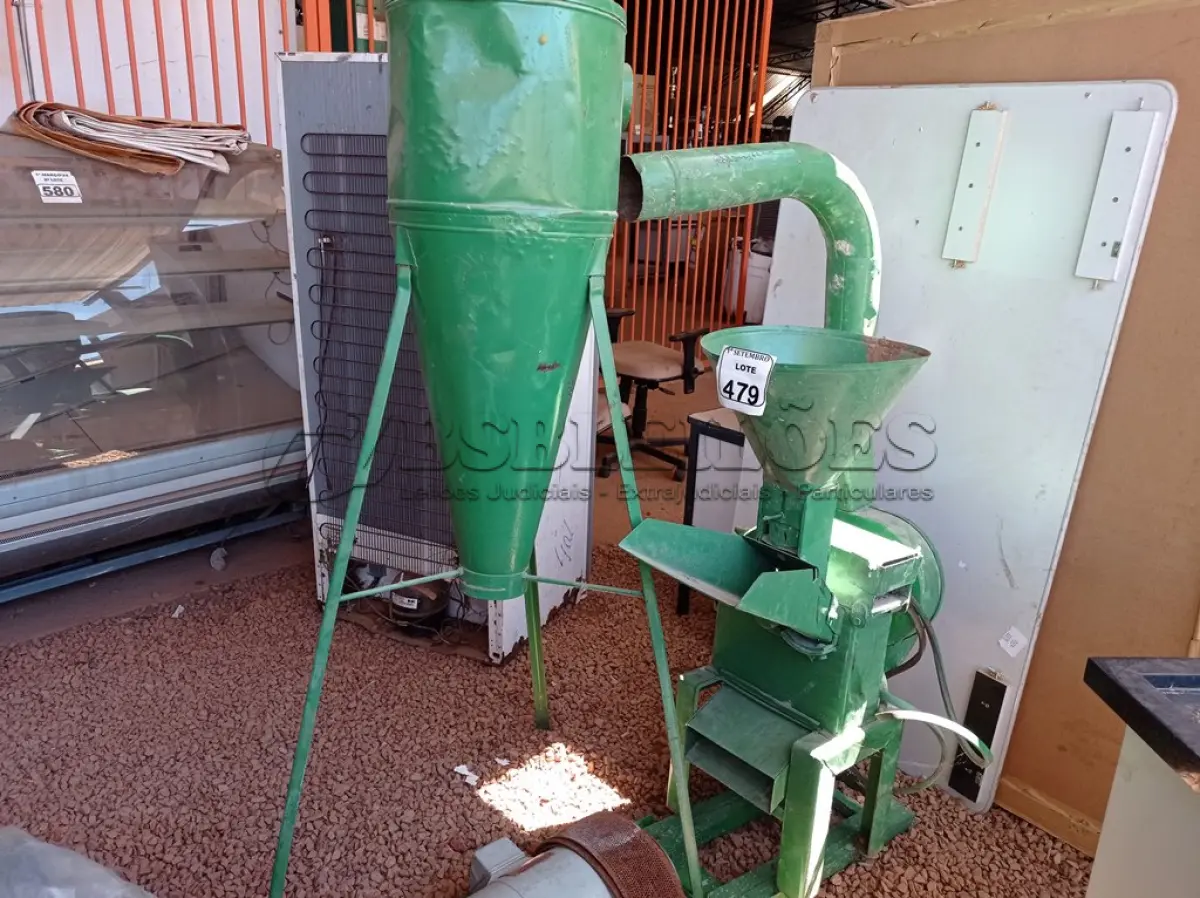 LOTE 479 - 01 CONJUNTO COMPLETO DE DESINTEGRADOR, MOTOR 7,5CV. (NO ESTADO) ATENÇÃO! FAZER A VISITAÇÃO ANTES DE ARREMATAR, NÃO SABEMOS SE FUNCIONA. LEILÃO NÃO TEM GARANTIA E NEM DEVOLUÇÃO, SUJEITO A POSSÍVEIS AVARIAS VISÍVEIS/OCULTAS E/OU AUSÊNCIA DE COMPONENTES.