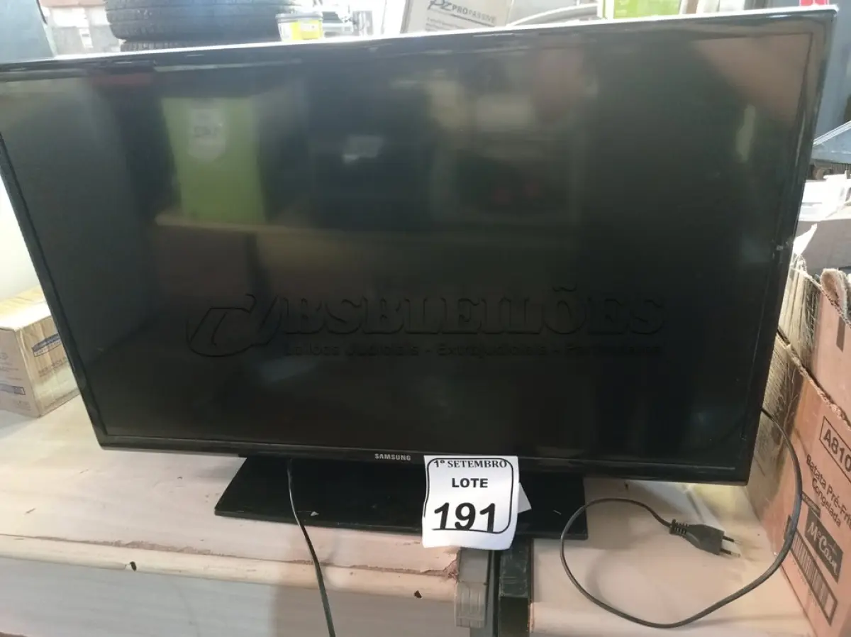 LOTE 191 - 02 TVS 32” POLEGADAS SENDO UMA SONY E A OUTRA SAMSUMG PARA A RETIRADA DE PEÇAS. (NO ESTADO) ATENÇÃO! FAZER A VISITAÇÃO ANTES DE ARREMATAR, NÃO SABEMOS SE FUNCIONA. LEILÃO NÃO TEM GARANTIA E NEM DEVOLUÇÃO, SUJEITO A POSSÍVEIS AVARIAS VISÍVEIS/OCULTAS E/OU AUSÊNCIA DE COMPONENTES.