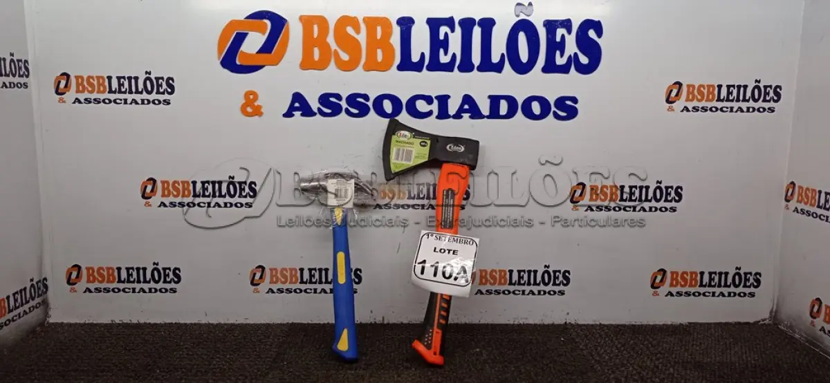 LOTE 110 - 01 MACHADO E 01 MARTELO. (NO ESTADO) ATENÇÃO! FAZER A VISITAÇÃO ANTES DE ARREMATAR, NÃO SABEMOS SE FUNCIONA. LEILÃO NÃO TEM GARANTIA E NEM DEVOLUÇÃO, SUJEITO A POSSÍVEIS AVARIAS VISÍVEIS/OCULTAS E/OU AUSÊNCIA DE COMPONENTES.