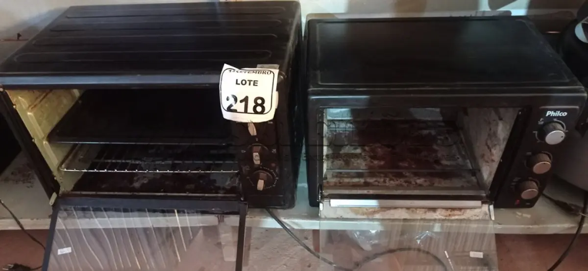 LOTE 218 - 02 FORNOS ELÉTRICOS (NO ESTADO) ATENÇÃO! FAZER A VISITAÇÃO ANTES DE ARREMATAR, NÃO SABEMOS SE FUNCIONA. LEILÃO NÃO TEM GARANTIA E NEM DEVOLUÇÃO, SUJEITO A POSSÍVEIS AVARIAS VISÍVEIS/OCULTAS E/OU AUSÊNCIA DE COMPONENTES.