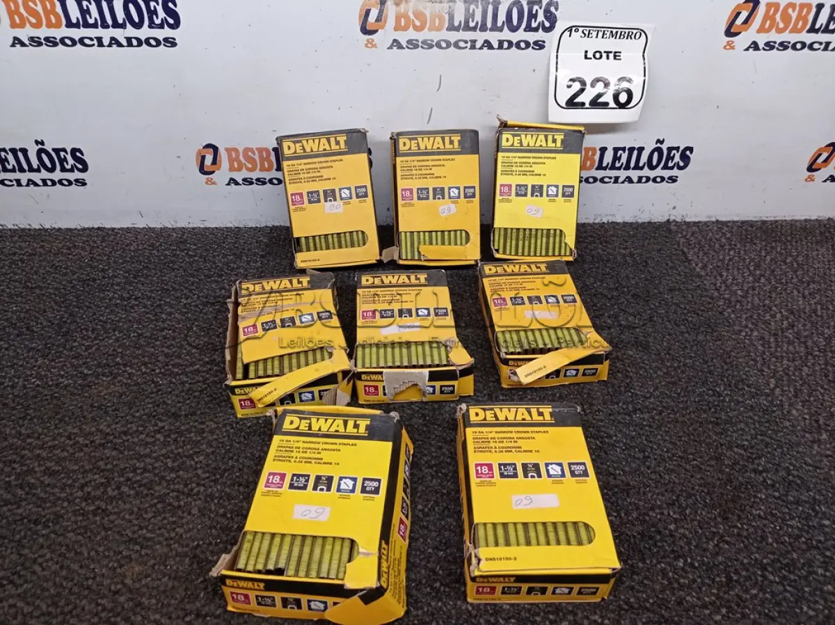 LOTE 226 - 06 CAIXAS DE GRAMPOS 18 GA ¼” NARROW CROWN STAPLES. (NO ESTADO) ATENÇÃO! FAZER A VISITAÇÃO ANTES DE ARREMATAR, NÃO SABEMOS SE FUNCIONA. LEILÃO NÃO TEM GARANTIA E NEM DEVOLUÇÃO, SUJEITO A POSSÍVEIS AVARIAS VISÍVEIS/OCULTAS E/OU AUSÊNCIA DE COMPONENTES.