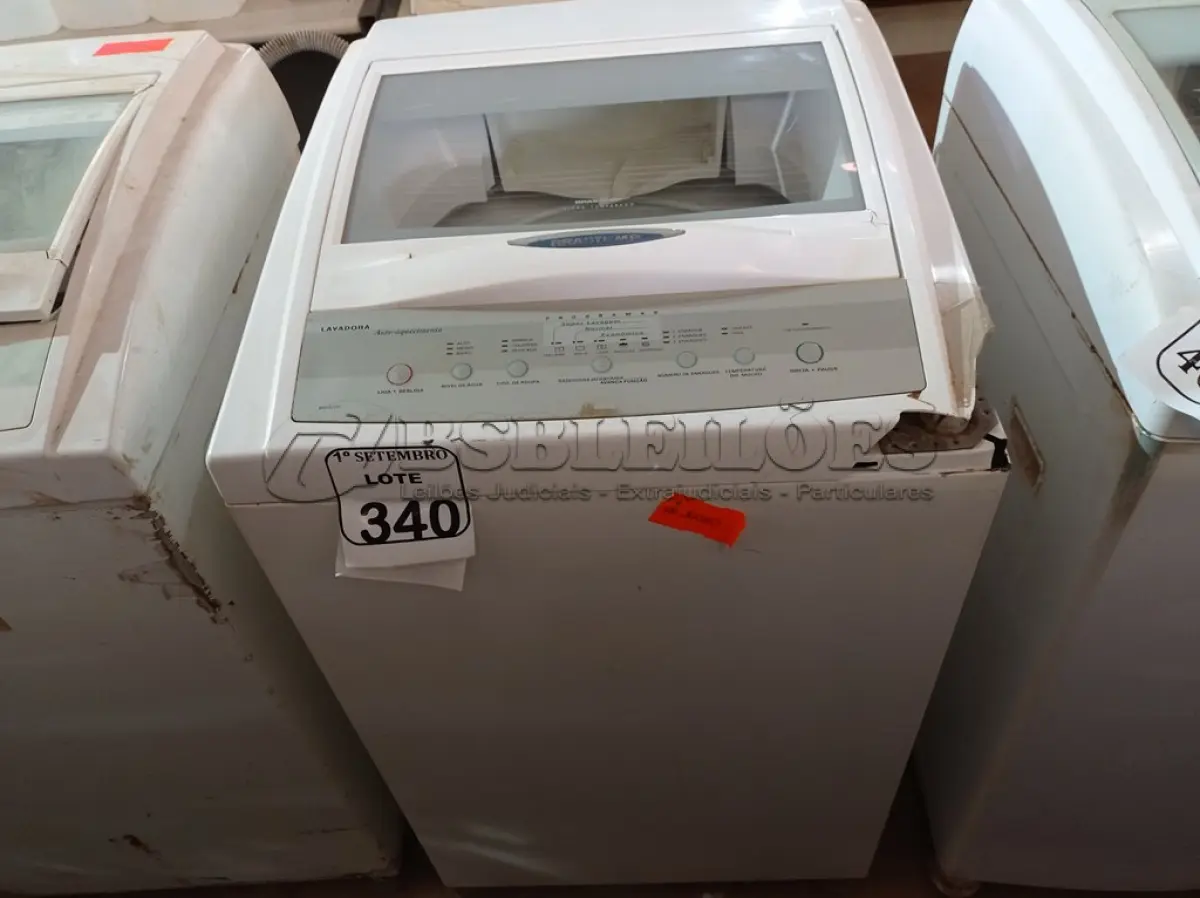 LOTE 340 - 01 MÁQUINA DE LAVAR ROUPAS BRASTEMP .  (NO ESTADO) ATENÇÃO! FAZER A VISITAÇÃO ANTES DE ARREMATAR, NÃO SABEMOS SE FUNCIONA. LEILÃO NÃO TEM GARANTIA E NEM DEVOLUÇÃO, SUJEITO A POSSÍVEIS AVARIAS VISÍVEIS/OCULTAS E/OU AUSÊNCIA DE COMPONENTES.