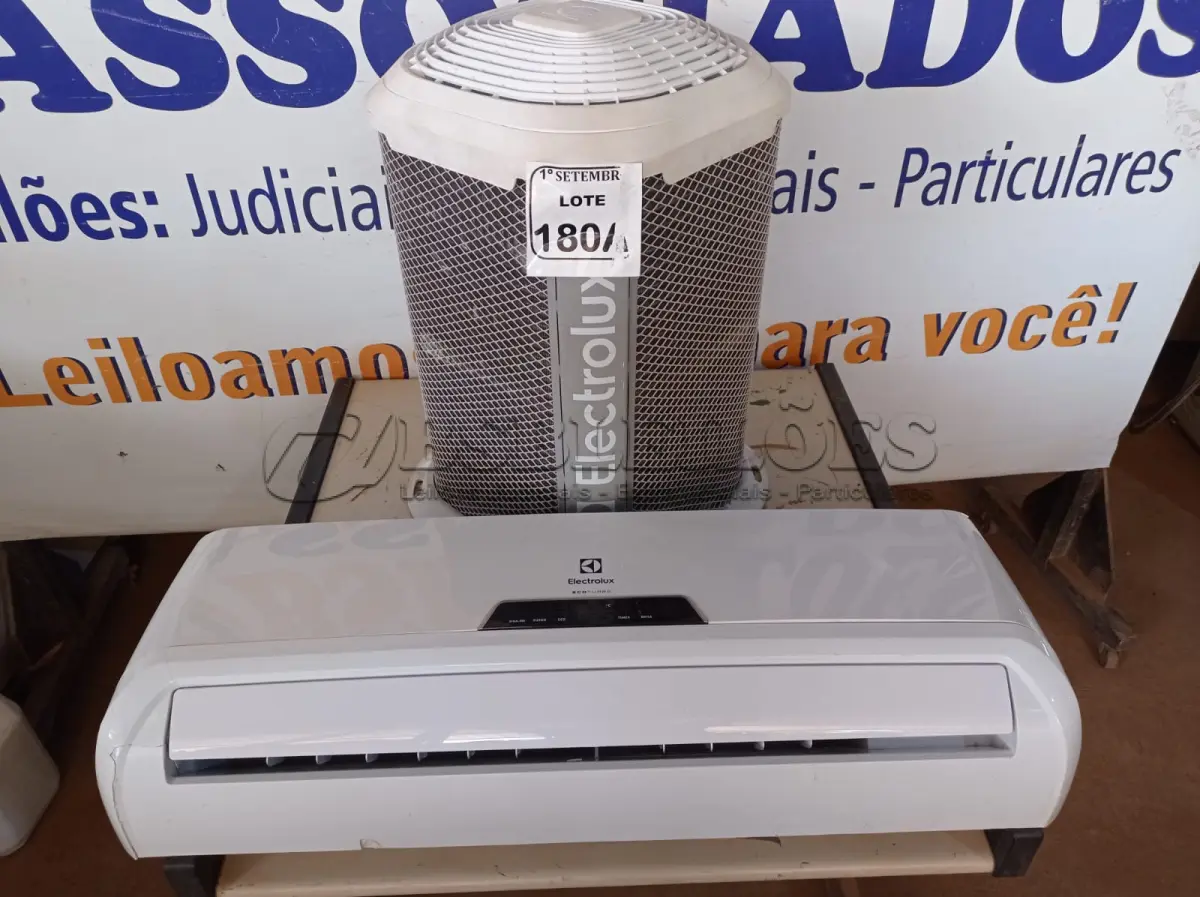 LOTE 180 - 01 CONDENSADORA E 01 VAPORIZADORA MARCA ELECTROLUX. (NO ESTADO) ATENÇÃO! FAZER A VISITAÇÃO ANTES DE ARREMATAR, NÃO SABEMOS SE FUNCIONA. LEILÃO NÃO TEM GARANTIA E NEM DEVOLUÇÃO, SUJEITO A POSSÍVEIS AVARIAS VISÍVEIS/OCULTAS E/OU AUSÊNCIA DE COMPONENTES.
