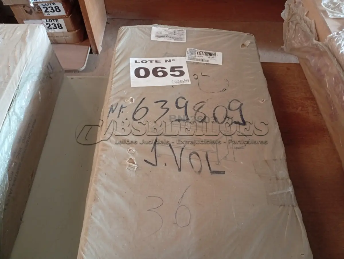 LOTE 065 - 01 - GABINETE PARA BANHEIRO COM RODÍZIOS 2 GAVETAS BN3603 TECNOMOBILI (NO ESTADO, NÃO SABEMOS SE FUNCIONA. LEILÃO NÃO TEM GARANTIA E NEM DEVOLUÇÃO, SUJEITO A POSSÍVEIS AVARIAS VISÍVEIS/OCULTAS E/OU AUSÊNCIA DE COMPONENTES)