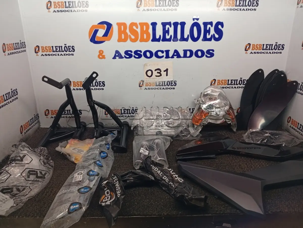 LOTE 031 - 22 – ITENS PARA MOTOS DIVERSOS (NO ESTADO, NÃO SABEMOS SE FUNCIONA. LEILÃO NÃO TEM GARANTIA E NEM DEVOLUÇÃO, SUJEITO A POSSÍVEIS AVARIAS VISÍVEIS/OCULTAS E/OU AUSÊNCIA DE COMPONENTES)