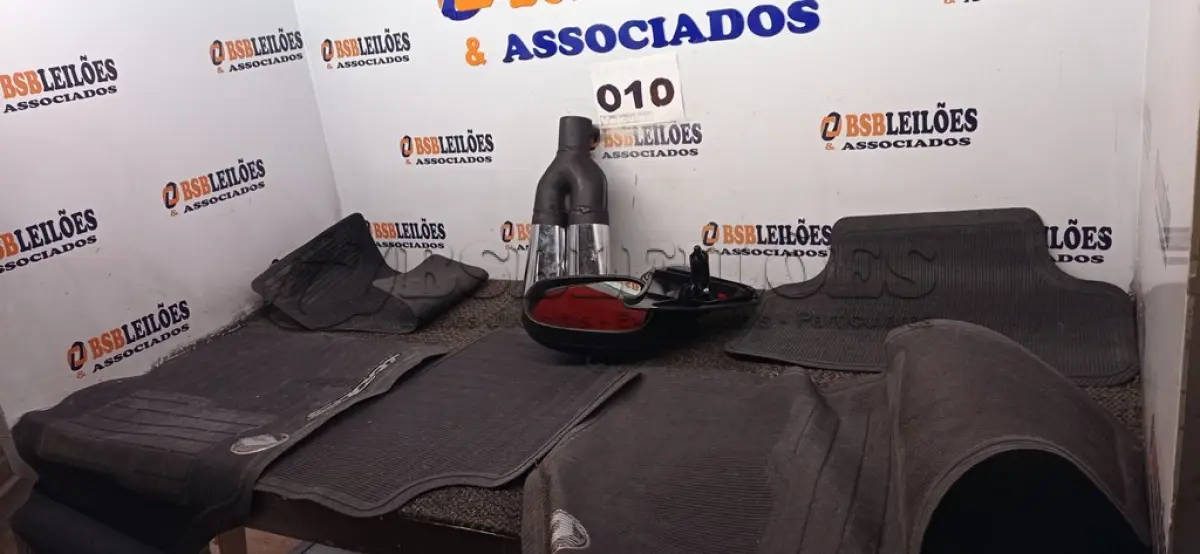 LOTE 010 - 30 – ITENS PARA CARROS (NO ESTADO, NÃO SABEMOS SE FUNCIONA. LEILÃO NÃO TEM GARANTIA E NEM DEVOLUÇÃO, SUJEITO A POSSÍVEIS AVARIAS VISÍVEIS/OCULTAS E/OU AUSÊNCIA DE COMPONENTES)