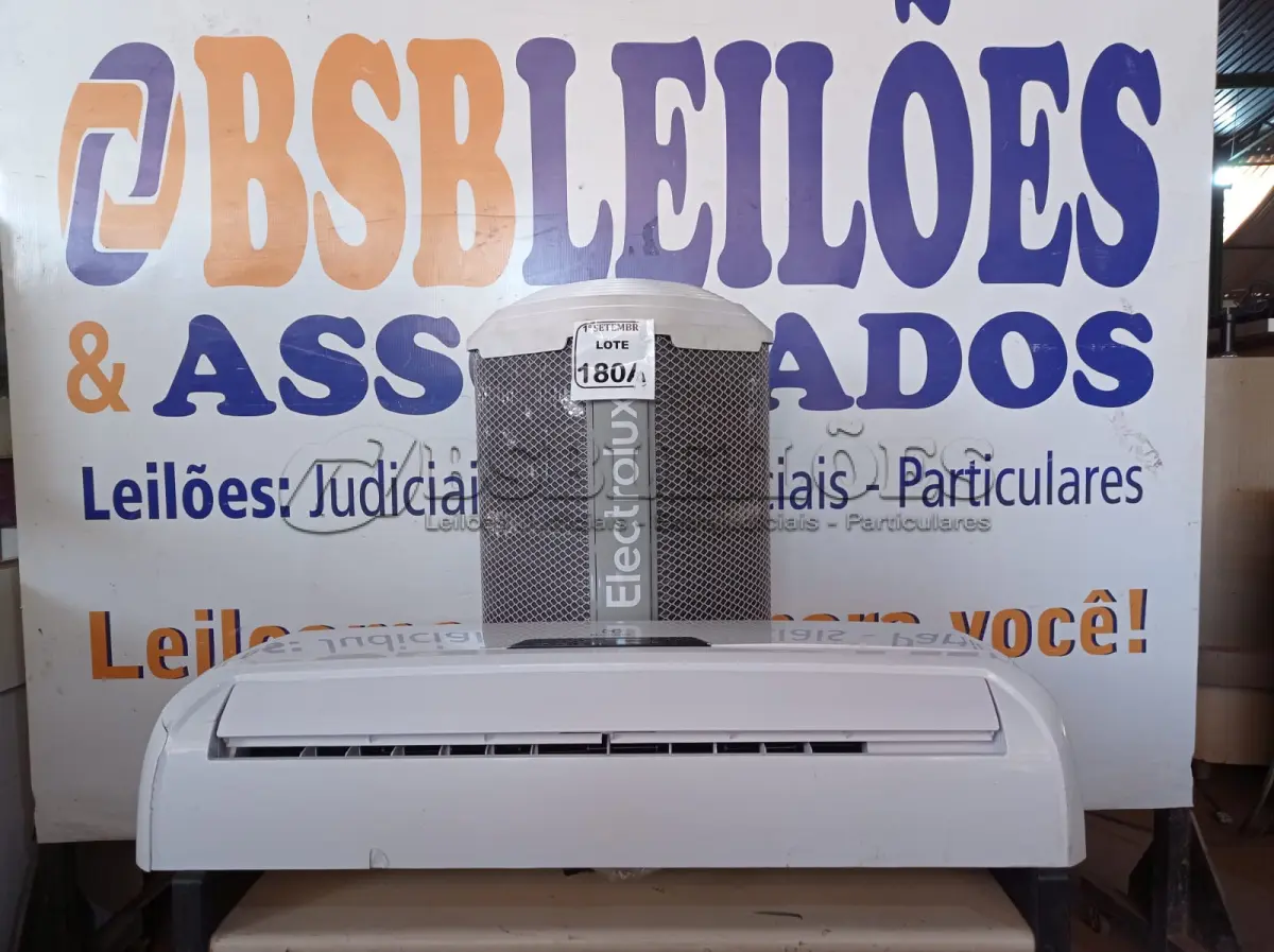 LOTE 180 - 01 CONDENSADORA E 01 VAPORIZADORA MARCA ELECTROLUX. (NO ESTADO) ATENÇÃO! FAZER A VISITAÇÃO ANTES DE ARREMATAR, NÃO SABEMOS SE FUNCIONA. LEILÃO NÃO TEM GARANTIA E NEM DEVOLUÇÃO, SUJEITO A POSSÍVEIS AVARIAS VISÍVEIS/OCULTAS E/OU AUSÊNCIA DE COMPONENTES.
