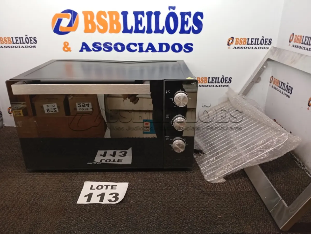 LOTE 113 - 01 - FORNO ELÉTRICO DE EMBUTIR BRITÂNIA BFE47E 47 LITROS 110V (NO ESTADO, NÃO SABEMOS SE FUNCIONA. LEILÃO NÃO TEM GARANTIA E NEM DEVOLUÇÃO, SUJEITO A POSSÍVEIS AVARIAS VISÍVEIS/OCULTAS E/OU AUSÊNCIA DE COMPONENTES)