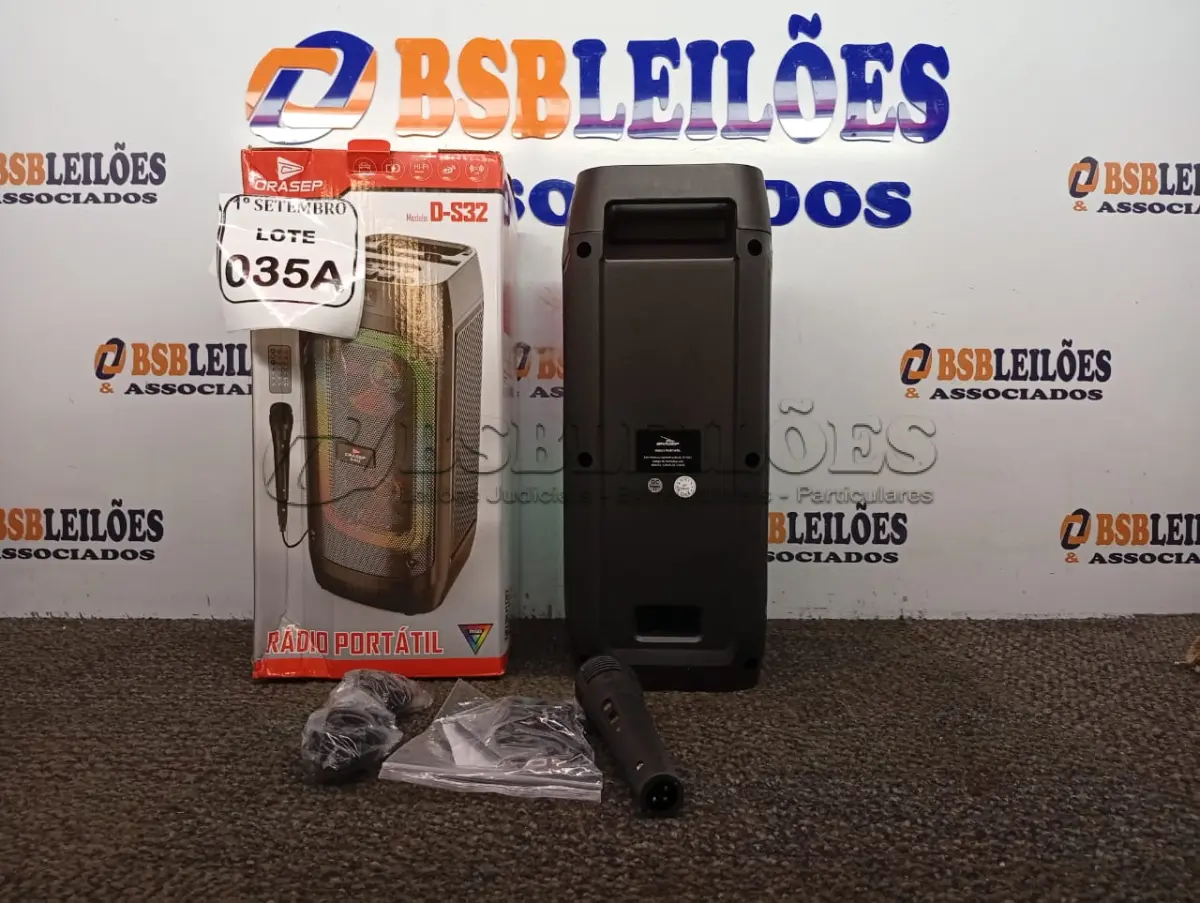 LOTE 035 - 01 RÁDIO PORTÁTIL COM BLUETOOTH 01 MICROFONE É CONTROLE MARCA GRASEP MODELO D-S32 (NOVO) (NO ESTADO) ATENÇÃO! FAZER A VISITAÇÃO ANTES DE ARREMATAR, NÃO SABEMOS SE FUNCIONA. LEILÃO NÃO TEM GARANTIA E NEM DEVOLUÇÃO, SUJEITO A POSSÍVEIS AVARIAS VISÍVEIS/OCULTAS E/OU AUSÊNCIA DE COMPONENTES.