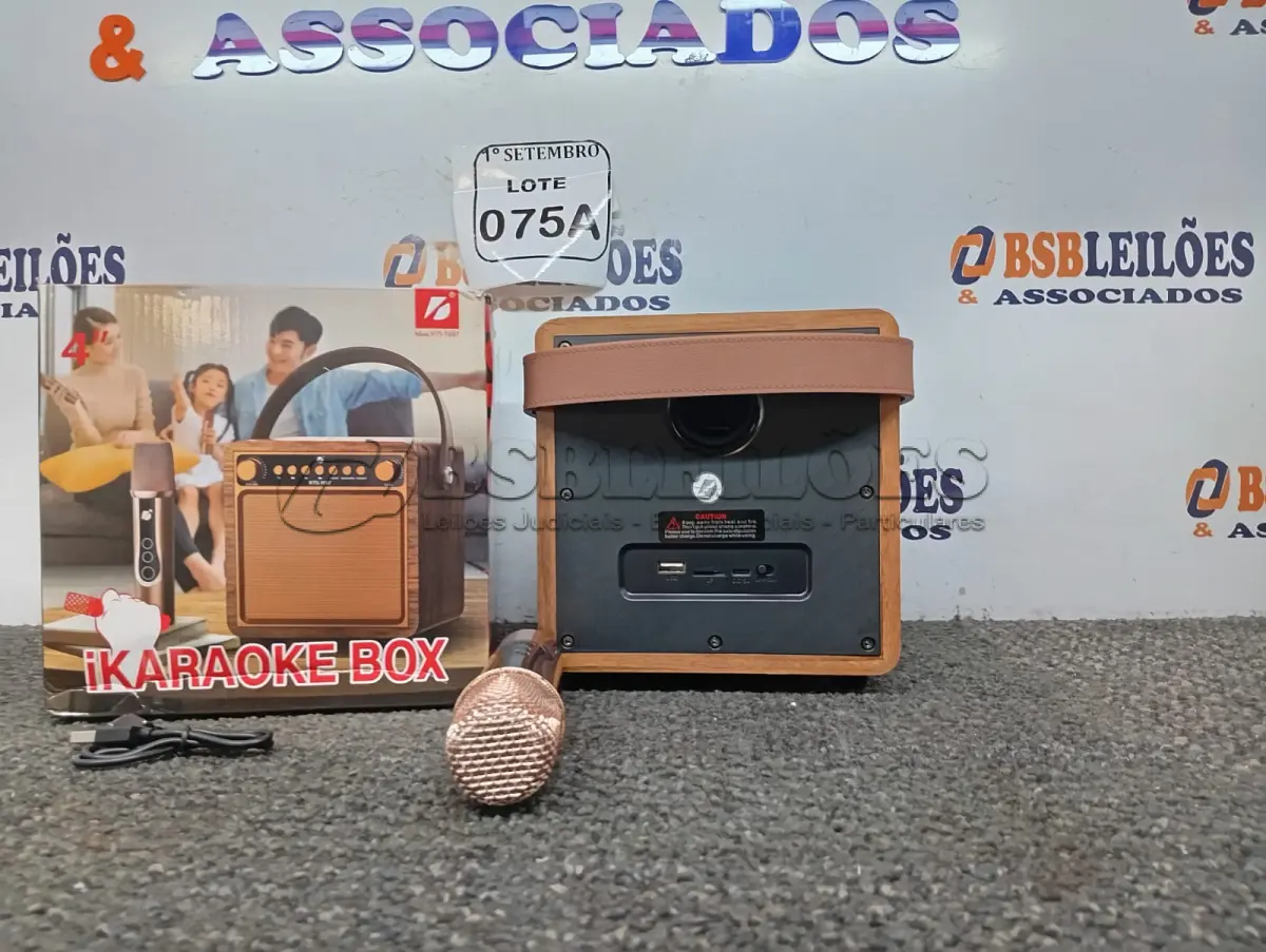 LOTE 075 - 01 IKARAOKE BOX MODELO KITS-1687 (NOVO) (NO ESTADO) ATENÇÃO! FAZER A VISITAÇÃO ANTES DE ARREMATAR, NÃO SABEMOS SE FUNCIONA. LEILÃO NÃO TEM GARANTIA E NEM DEVOLUÇÃO, SUJEITO A POSSÍVEIS AVARIAS VISÍVEIS/OCULTAS E/OU AUSÊNCIA DE COMPONENTES.