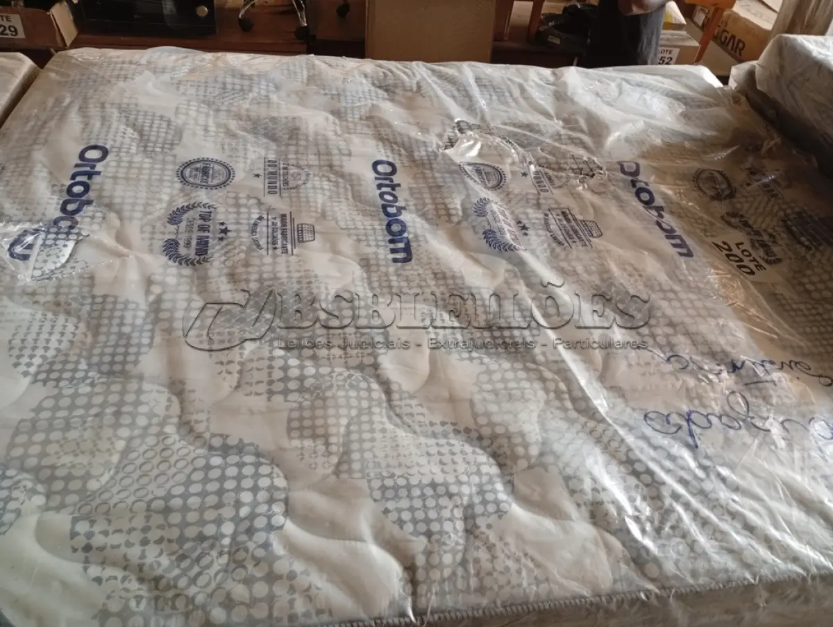 LOTE 200 - 01 - COLCHÃO ISO SUPERPOCKET ORTOBOM QUEEN SIZE 158X198X25CM (NO ESTADO, NÃO SABEMOS SE FUNCIONA. LEILÃO NÃO TEM GARANTIA E NEM DEVOLUÇÃO, SUJEITO A POSSÍVEIS AVARIAS VISÍVEIS/OCULTAS E/OU AUSÊNCIA DE COMPONENTES)