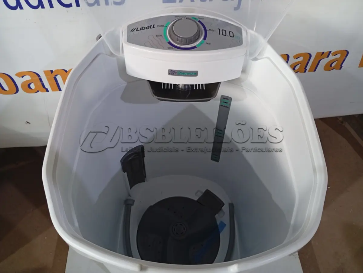 LOTE 130 - 01 - LAVADORA 10KG SEMI AUTOMÁTICA 127V LIBELL (NO ESTADO, NÃO SABEMOS SE FUNCIONA. LEILÃO NÃO TEM GARANTIA E NEM DEVOLUÇÃO, SUJEITO A POSSÍVEIS AVARIAS VISÍVEIS/OCULTAS E/OU AUSÊNCIA DE COMPONENTES)
